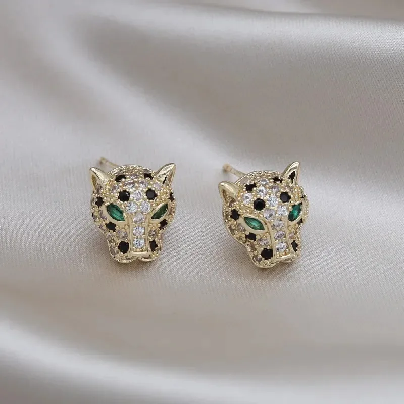 TUES Korea Animal Leopard Earrings for Women Luxury Copper Zircon Colorful Party Jewelry Elegant Gala Fashion Accessories Gift
TUES Korea Animal Leopard Earrings for Women Luxury Copper Zircon Colorful Party Jewelry Elegant Gala Fashion Accessories Gift