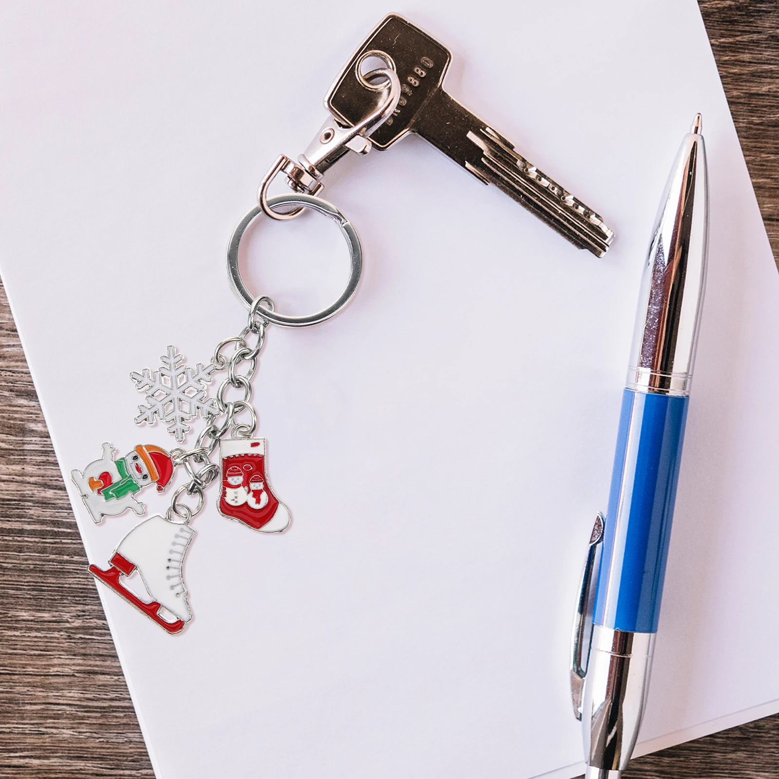 Skate Keychain Ring Decorative Pendant Zinc Alloy Christmas Theme Skating Race Gift Luggage Backpack Hanging nament
Skate Keychain Ring Decorative Pendant Zinc Alloy Christmas Theme Skating Race Gift Luggage Backpack Hanging nament