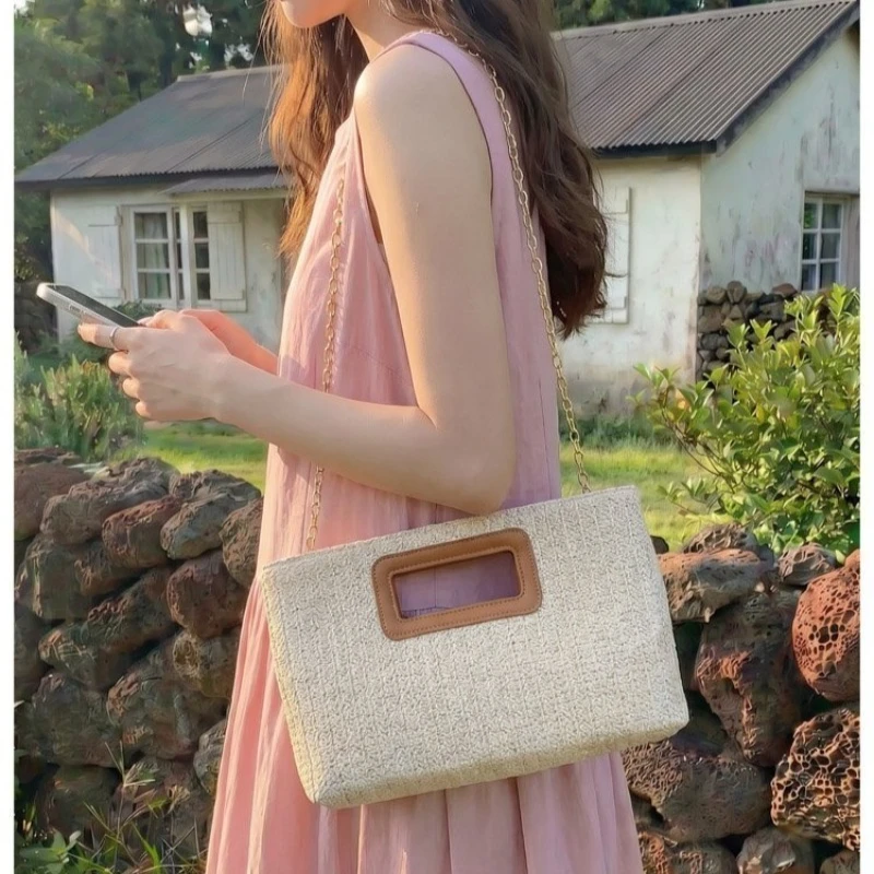 Multicolor Straw Woven Shoulder Bag with Detachable Chain Strap, Casual Style for Vacation, Weekend Trips, and Casual Outings
Multicolor Straw Woven Shoulder Bag with Detachable Chain Strap, Casual Style for Vacation, Weekend Trips, and Casual Outings