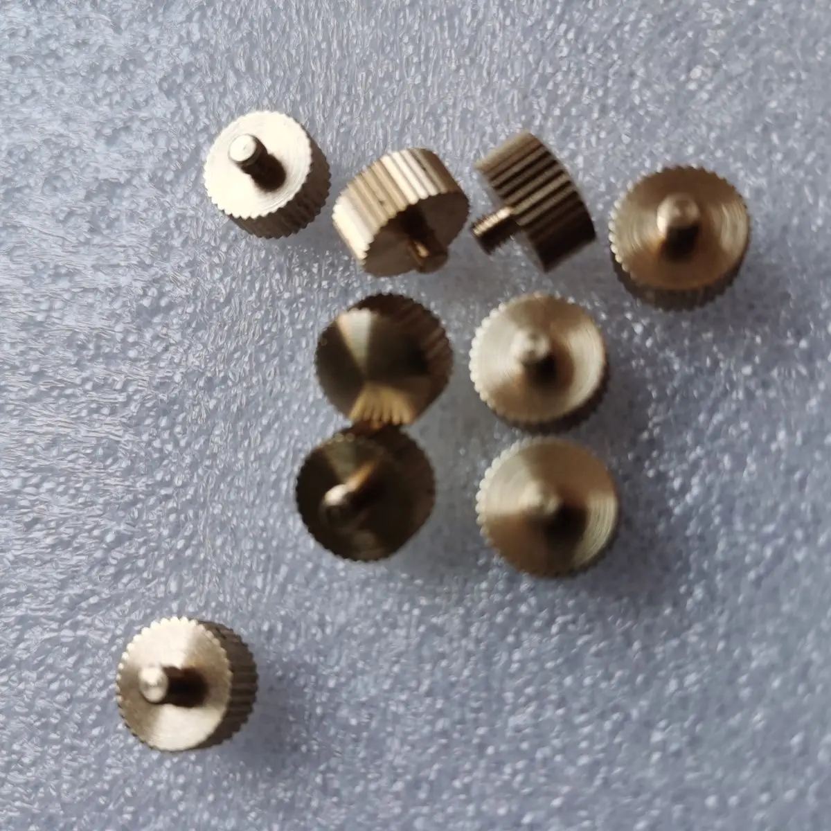 Clarinet instrument repair parts, hand hook screws, bare copper instrument repair parts
Clarinet instrument repair parts, hand hook screws, bare copper instrument repair parts