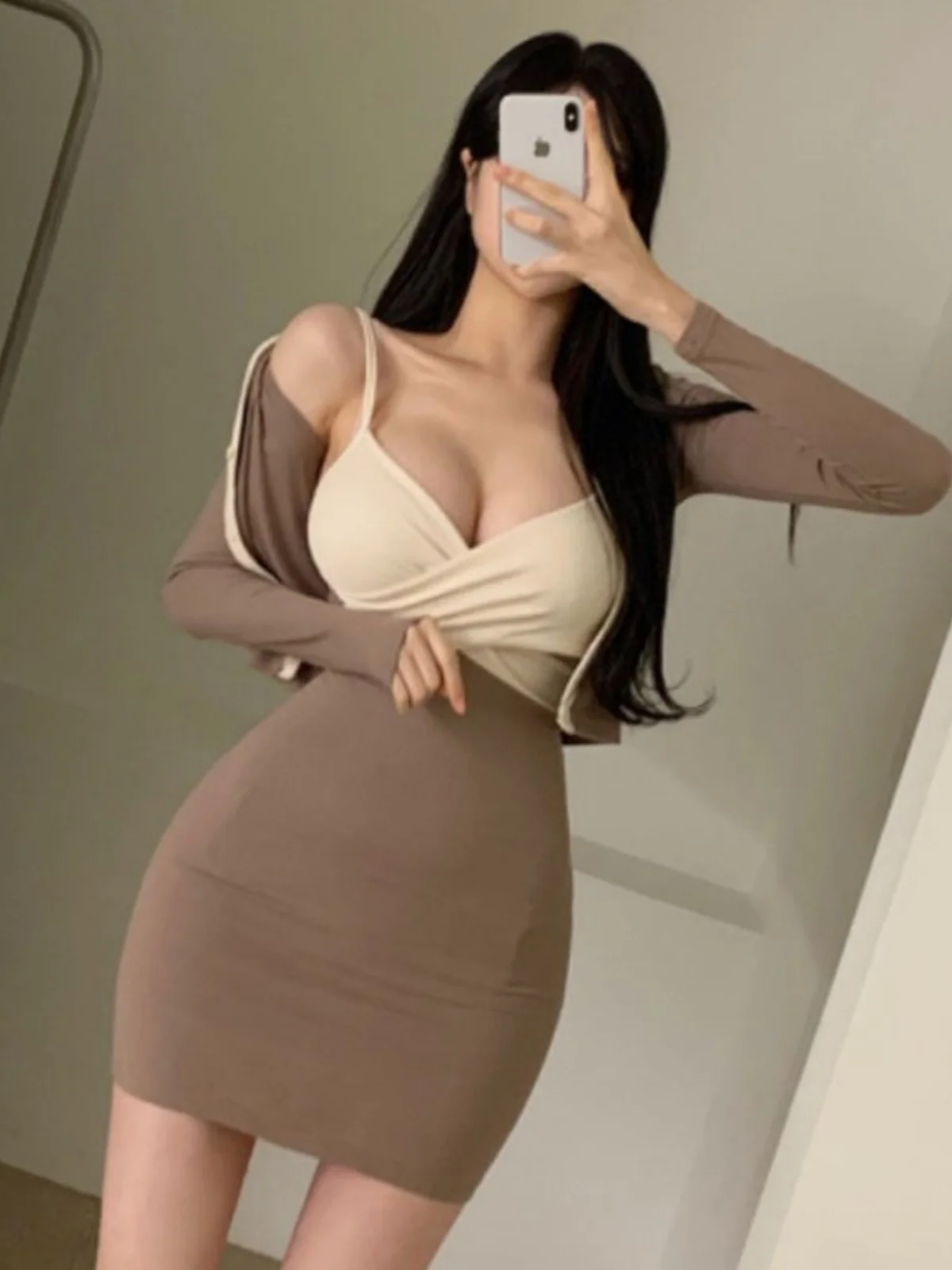 Женский сексуальный короткий комплект из двух предметов Dongda Gate: модный укороченный топ и облегающая юбка с длинными рукавами для зимы
Женский сексуальный короткий комплект из двух предметов Dongda Gate: модный укороченный топ и облегающая юбка с длинными рукавами для зимы