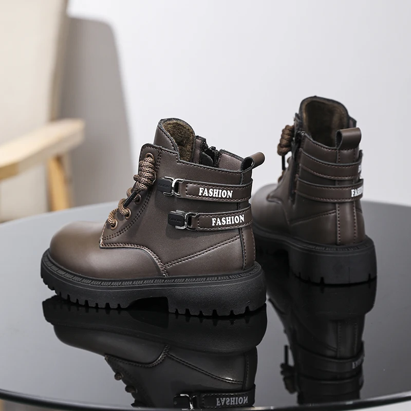 New velvet Martin boots for boys and girls, fashionable Martin boots for adults, and leather trendy shoes
New velvet Martin boots for boys and girls, fashionable Martin boots for adults, and leather trendy shoes
