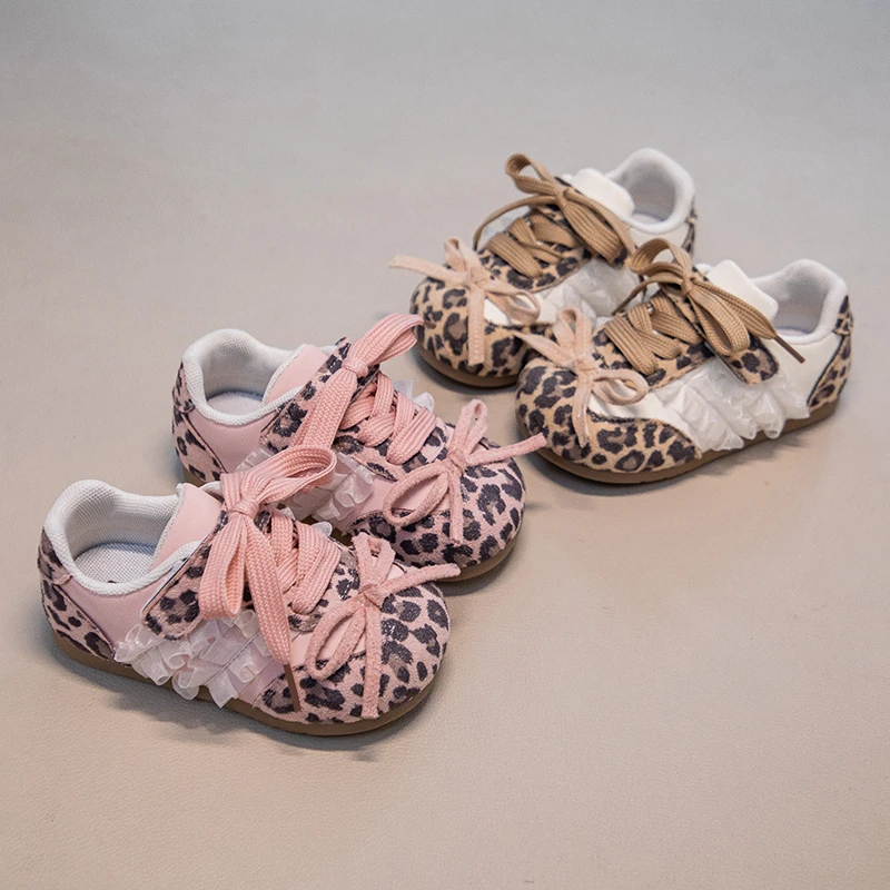 Girls Leopard Print Barefoot Sneakers, Spring Autumn New Soft Sole Flat Shoes, Versatile Comfortable Footwear for Kids
Girls Leopard Print Barefoot Sneakers, Spring Autumn New Soft Sole Flat Shoes, Versatile Comfortable Footwear for Kids