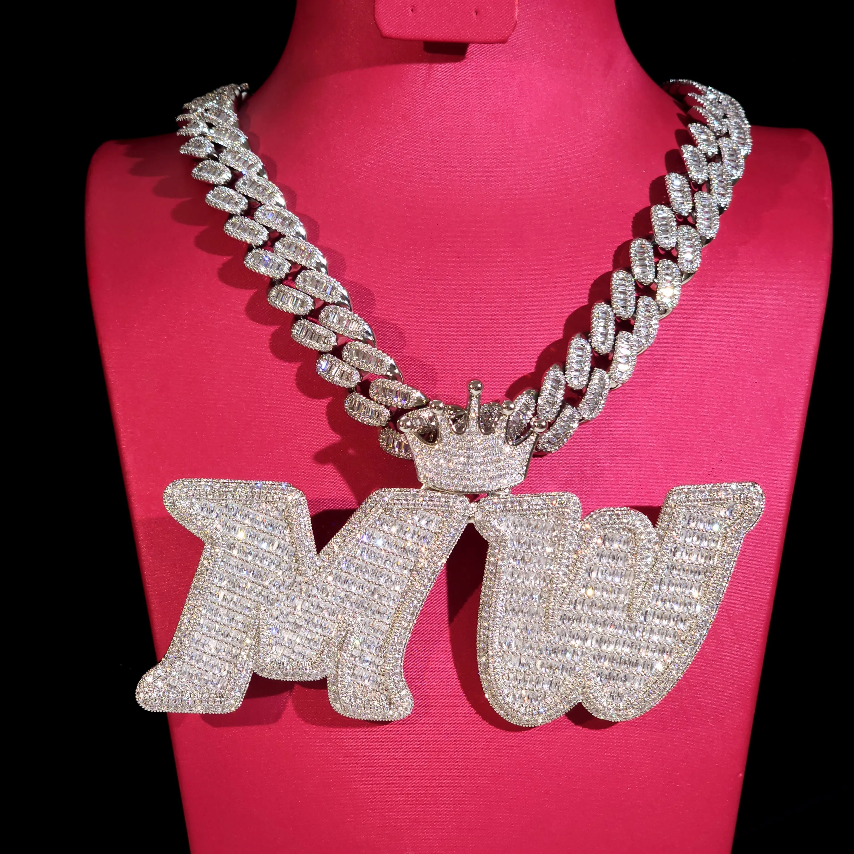 Custom Full Diamond Crown Letters Pendant Iced Out Big Name Necklace Hip Hop Baguettecz Cuban Chain For Men Smooth Back Nameplat
Custom Full Diamond Crown Letters Pendant Iced Out Big Name Necklace Hip Hop Baguettecz Cuban Chain For Men Smooth Back Nameplat