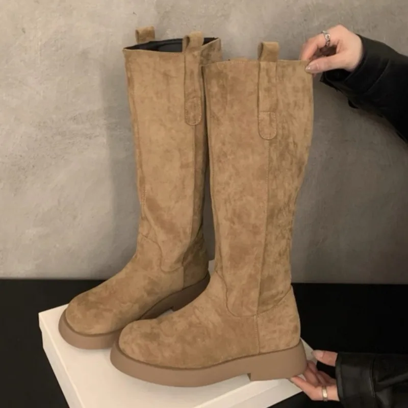 Women's Flats Suede Long Boots 2025 Fashion New Shoes Designer Classical Cozy Knee Boots Elegant Dress Party Zapatillas De Mujer
Women's Flats Suede Long Boots 2025 Fashion New Shoes Designer Classical Cozy Knee Boots Elegant Dress Party Zapatillas De Mujer
