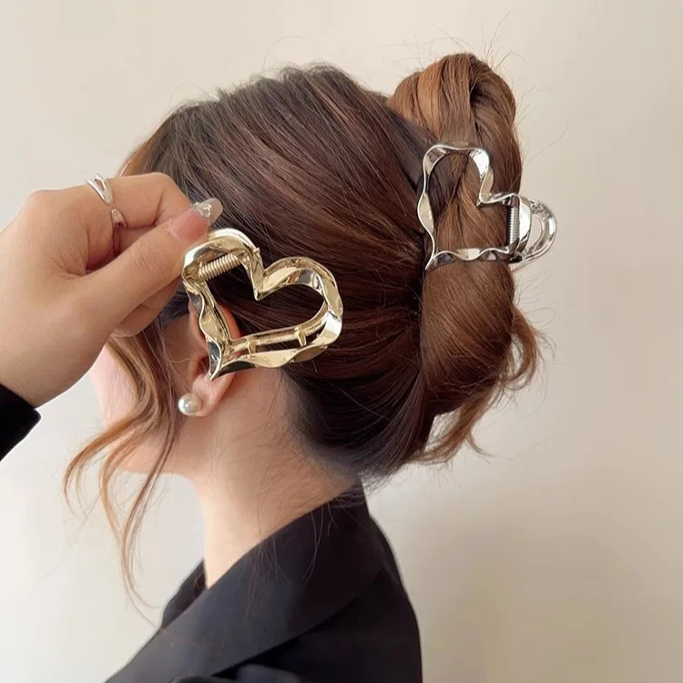 Popularity Hollow Heart Metal Hair Claw Clips Simple Non Slip Mini Gold Geometric Bangs Barrettes Hair Jaws For Women Daily
Popularity Hollow Heart Metal Hair Claw Clips Simple Non Slip Mini Gold Geometric Bangs Barrettes Hair Jaws For Women Daily