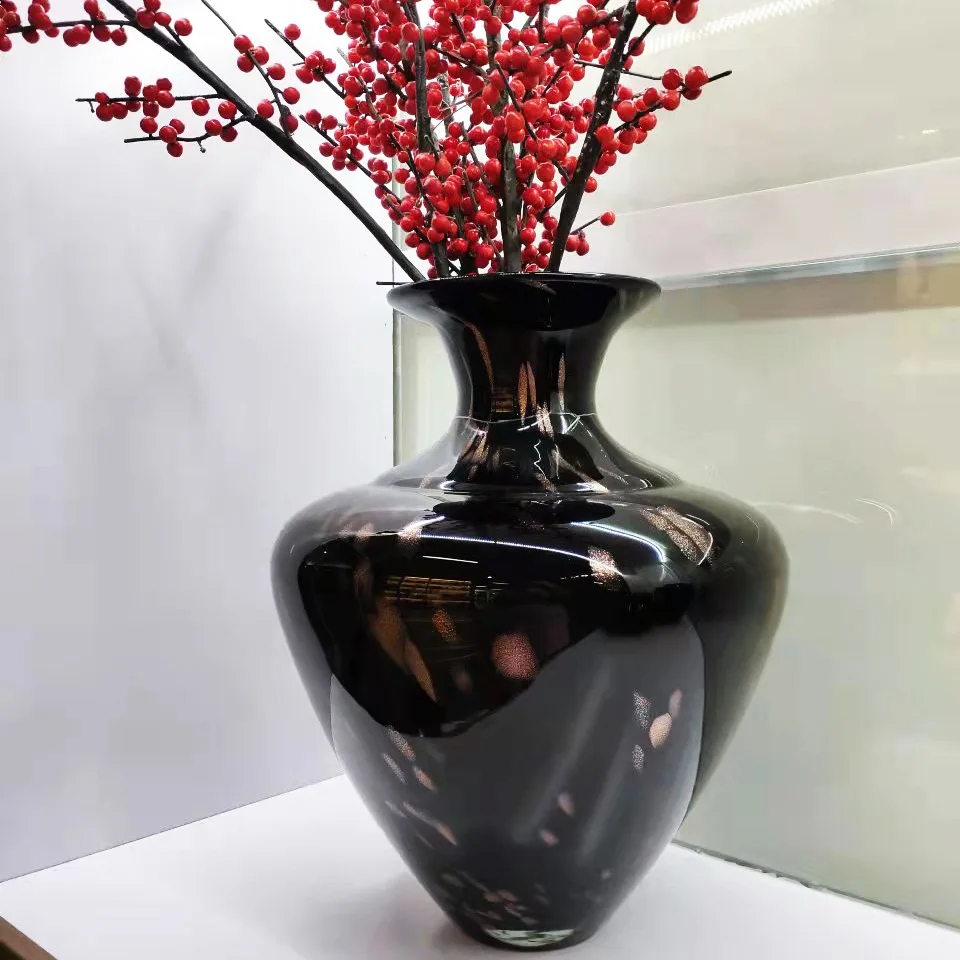 New Chinese style black gilded glass floor to ceiling vase, home sample room, soft decoration, desktop flower arrangement,
New Chinese style black gilded glass floor to ceiling vase, home sample room, soft decoration, desktop flower arrangement,