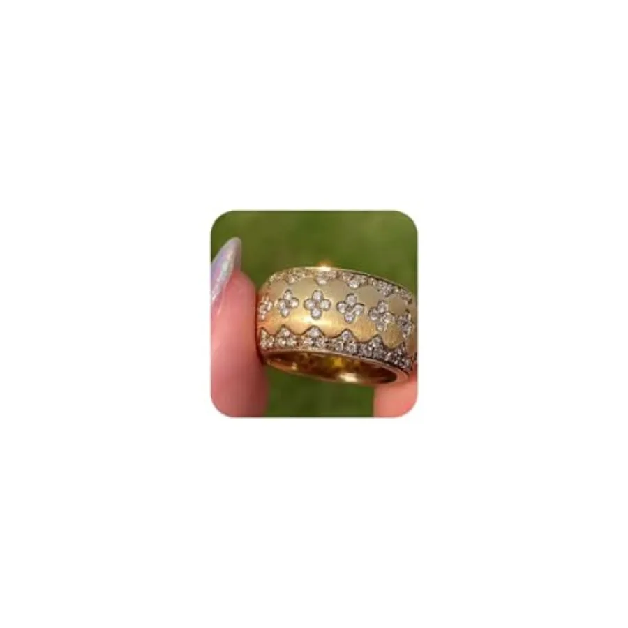 18K Gold Italian Handcrafted Brushed Buccellati-Style Ring Luxury Four-Leaf Clover Diamond-Cut Zirconia Ring for Women, Elegant
18K Gold Italian Handcrafted Brushed Buccellati-Style Ring Luxury Four-Leaf Clover Diamond-Cut Zirconia Ring for Women, Elegant