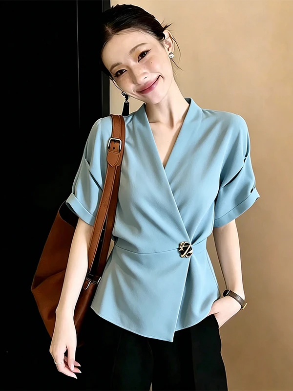 plus Size Unique Design One Button V Neck Shirt Women's Fashion Slim Fit Top Korean Style Commute Wind Regular Sleeve Length
plus Size Unique Design One Button V Neck Shirt Women's Fashion Slim Fit Top Korean Style Commute Wind Regular Sleeve Length