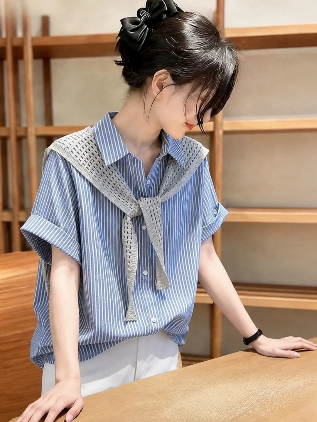 Summer Fashion Women's Shirt Short Sleeve Striped Design Single Button Korean Style Straight Cut Silk Top Neck
Summer Fashion Women's Shirt Short Sleeve Striped Design Single Button Korean Style Straight Cut Silk Top Neck