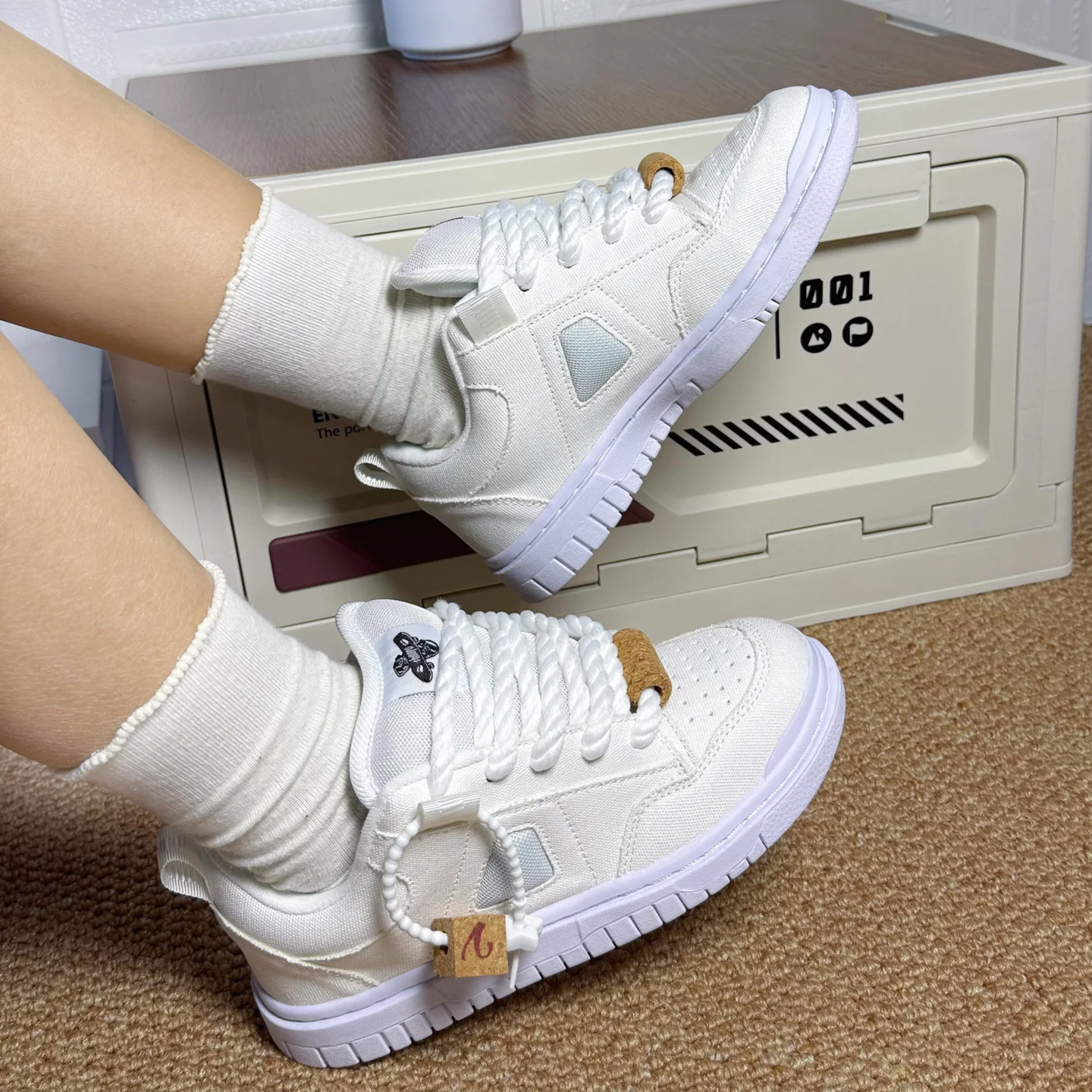 Versatile White Sneakers, Simple White Loafers, Large Size Shoes, Men's Casual Shoes, Breathable Couple Casual Fashion Canvas Shoes, Men's Sneakers
Versatile White Sneakers, Simple White Loafers, Large Size Shoes, Men's Casual Shoes, Breathable Couple Casual Fashion Canvas Shoes, Men's Sneakers