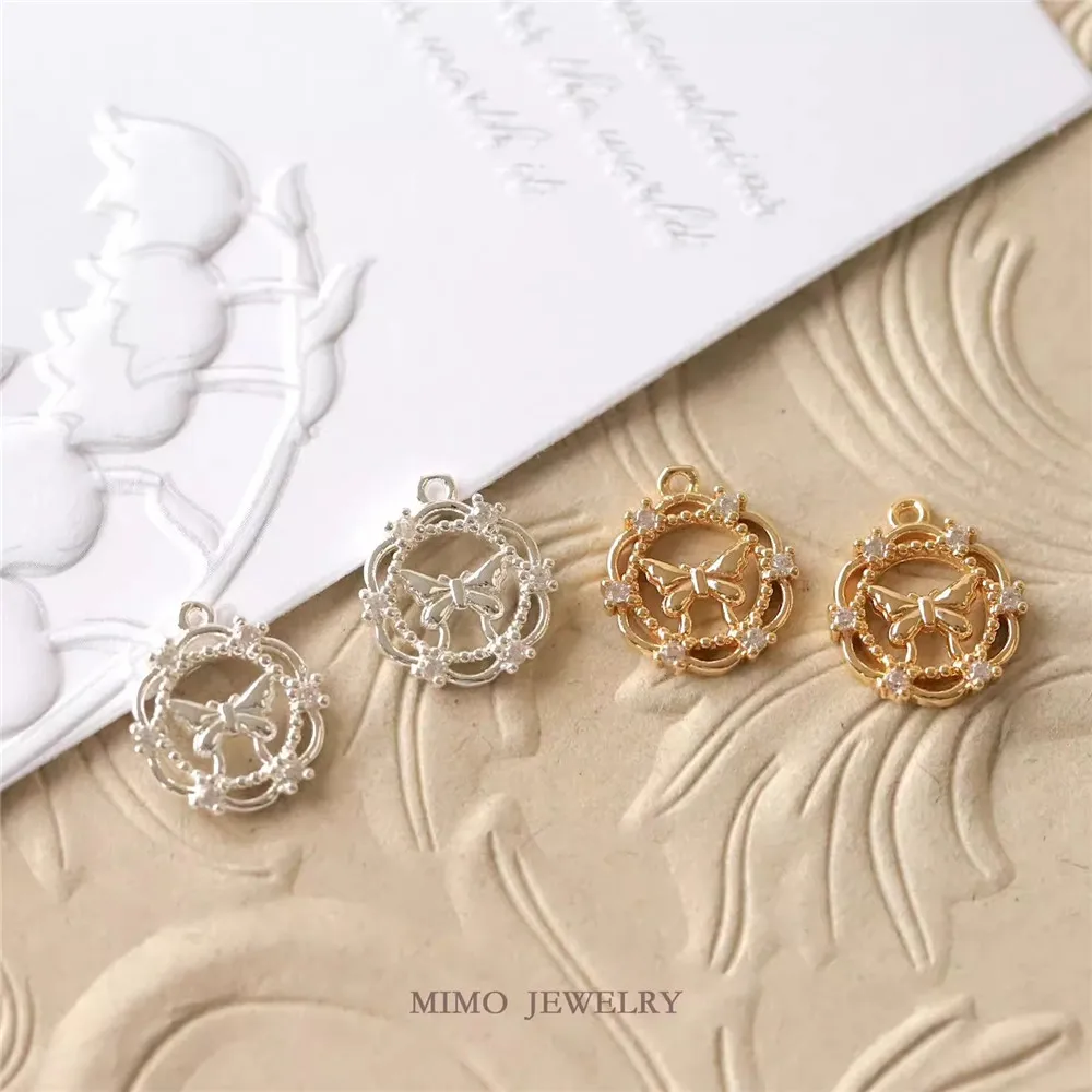 1PCS 13.5x12mm Copper-plated Real Gold Girl Forest-style Hollow Lace Wreath Butterfly Pendant DIY Handmade Accessory
1PCS 13.5x12mm Copper-plated Real Gold Girl Forest-style Hollow Lace Wreath Butterfly Pendant DIY Handmade Accessory