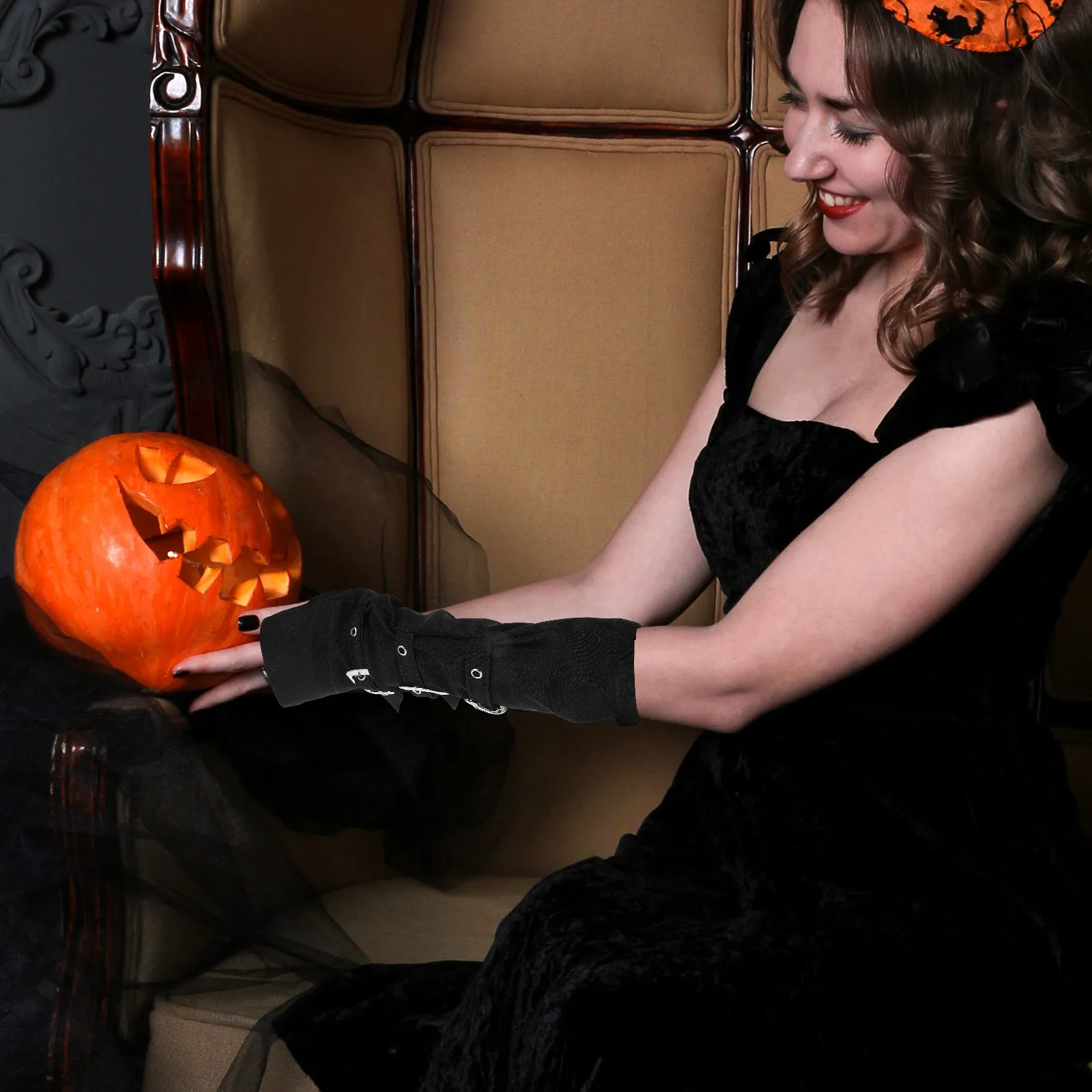 Пара винтажных регулируемых наручных накладок в стиле панк-рыцаря для косплея, аксессуар для Хэллоуина, вечеринок и выступлений
Пара винтажных регулируемых наручных накладок в стиле панк-рыцаря для косплея, аксессуар для Хэллоуина, вечеринок и выступлений