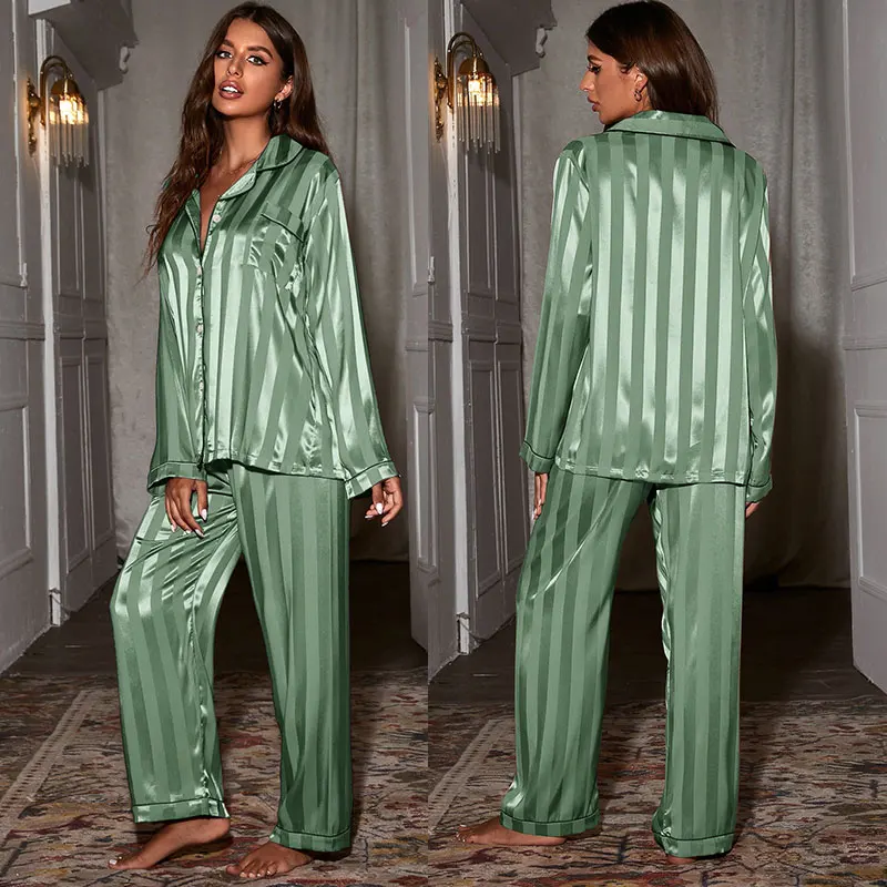 Женский весенне-осенний пижамный комплект, жаккардовый кардиган в широкую полоску с лацканами и длинными брюками, свободный и повседневный комплект из двух предметов.
Женский весенне-осенний пижамный комплект, жаккардовый кардиган в широкую полоску с лацканами и длинными брюками, свободный и повседневный комплект из двух предметов.