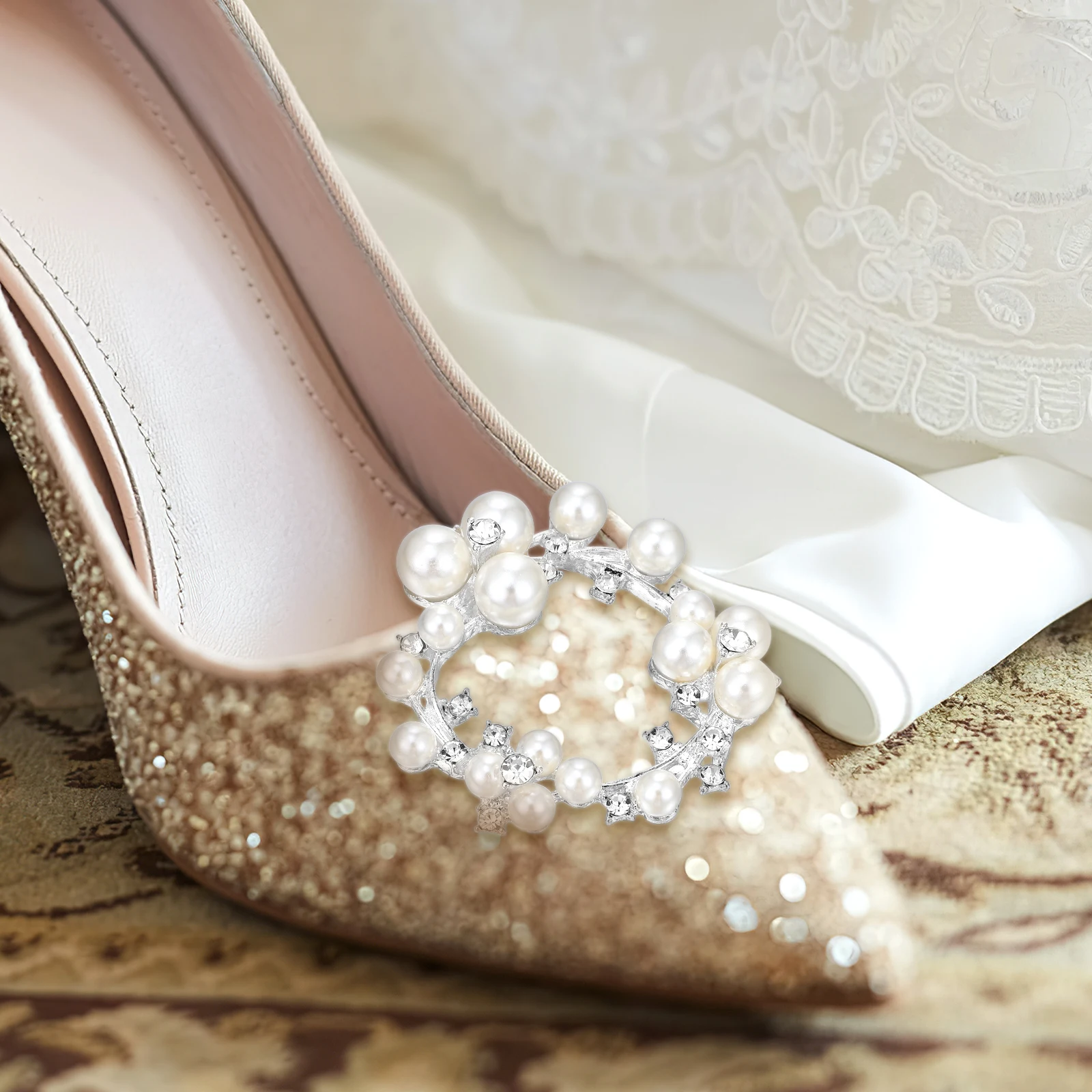 Silver Shoe Clips Pearl Crystal Decorative Buckles for Women Wedding Shoe Embellishments Removable Accessories
Silver Shoe Clips Pearl Crystal Decorative Buckles for Women Wedding Shoe Embellishments Removable Accessories