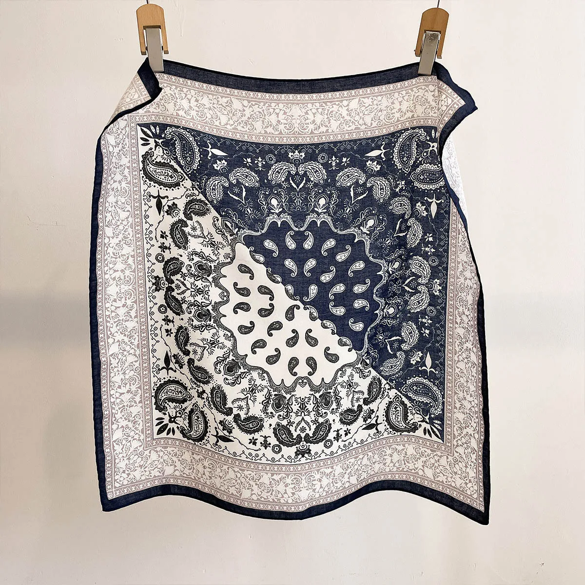 Women Square Scarf Silk Scarf Hijab Luxury Headscarf Shawl Bandana Wraps Ribbon Foulards Femme Handkerchief Accesories
Women Square Scarf Silk Scarf Hijab Luxury Headscarf Shawl Bandana Wraps Ribbon Foulards Femme Handkerchief Accesories