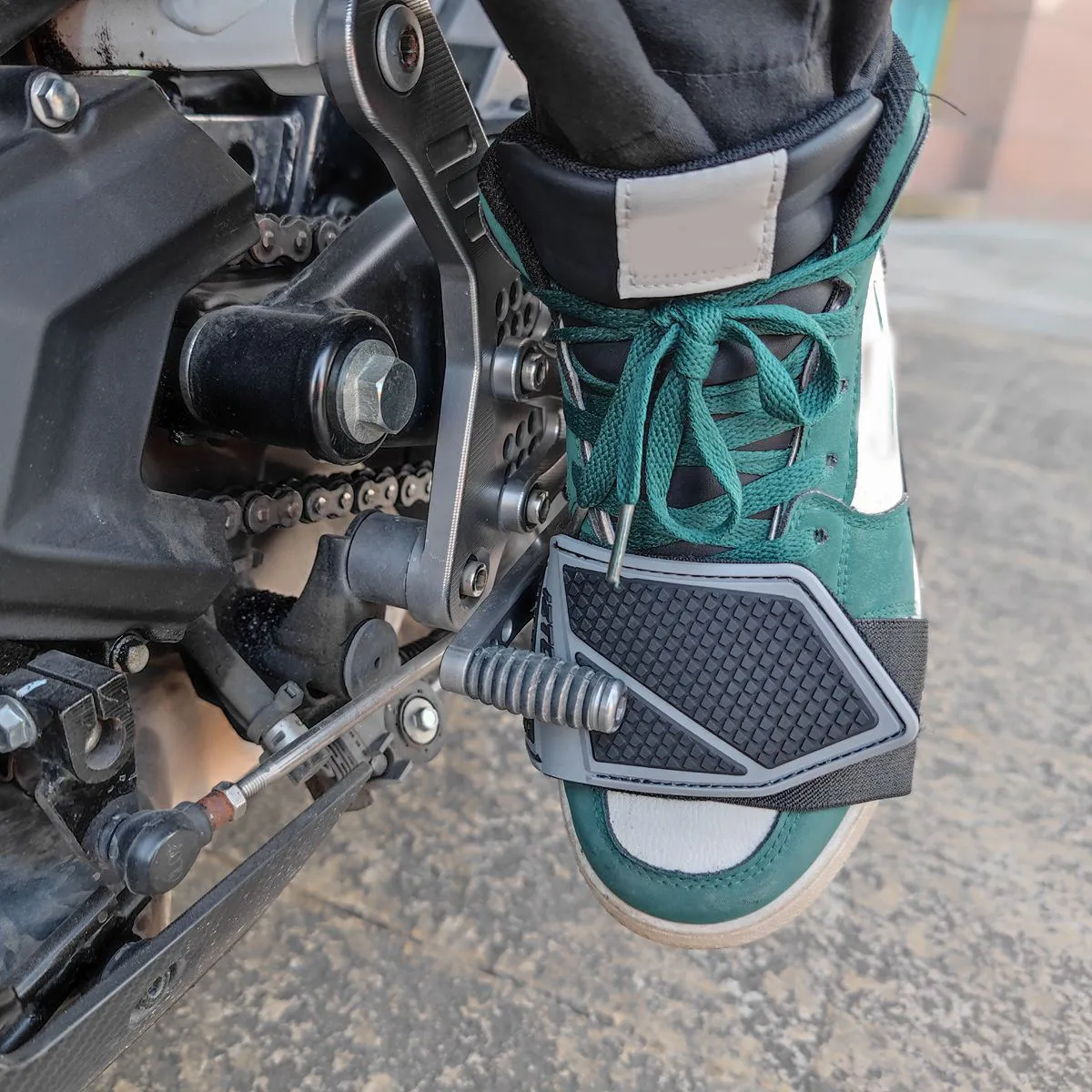Motorcycle Shifting Foot Protector Shifting Gear Cover for Motorcycle Boots Shoes Portable Easy Use Wear Resistance Stability
Motorcycle Shifting Foot Protector Shifting Gear Cover for Motorcycle Boots Shoes Portable Easy Use Wear Resistance Stability