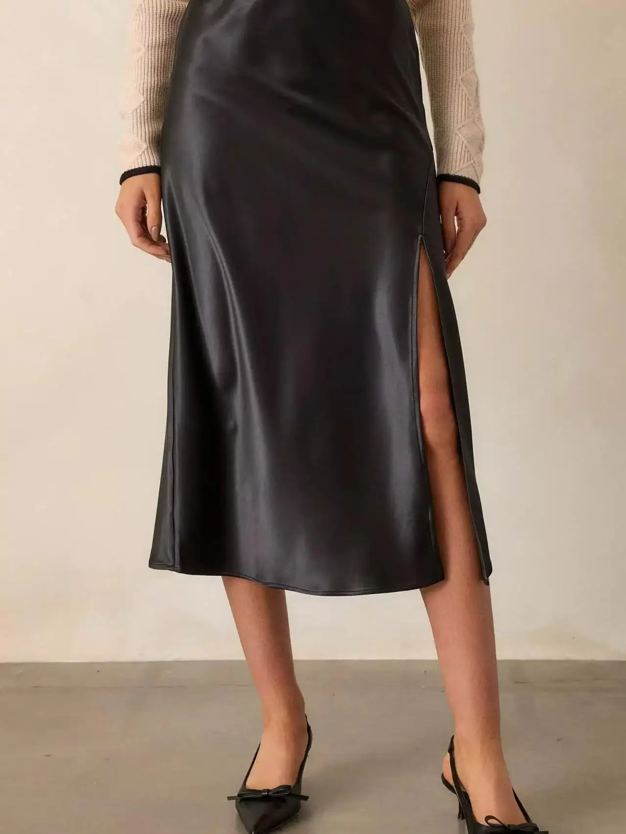 Неводная атласная юбка с разрезом и высокой талией, юбка средней длины, однотонная юбка для поездок на работу, весенний сезон, подставка
Неводная атласная юбка с разрезом и высокой талией, юбка средней длины, однотонная юбка для поездок на работу, весенний сезон, подставка