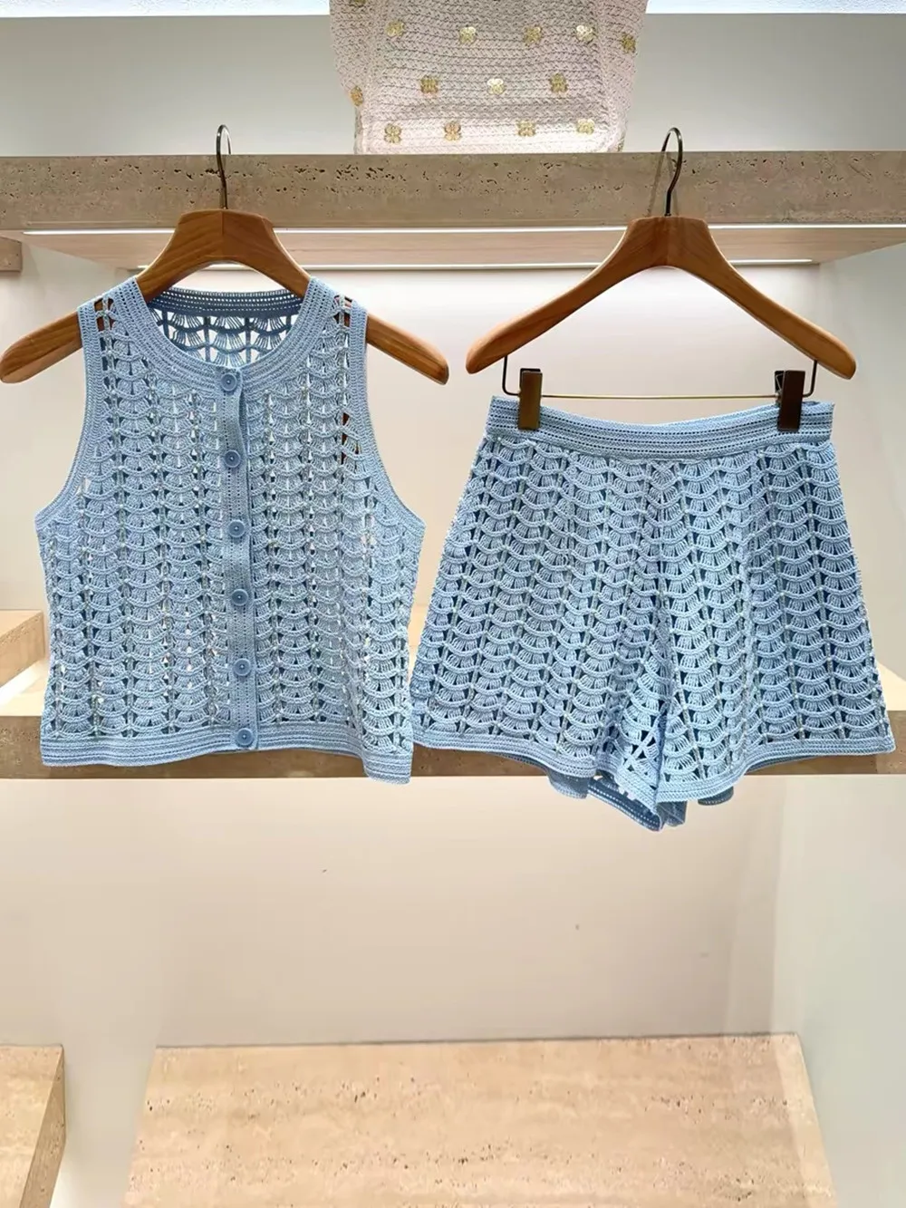 High-End Version European Style Women's Knitted Hollow out Short Vest Tank Top And Skirt Two-Piece Set with Bead Embelli...
High-End Version European Style Women's Knitted Hollow out Short Vest Tank Top And Skirt Two-Piece Set with Bead Embelli...