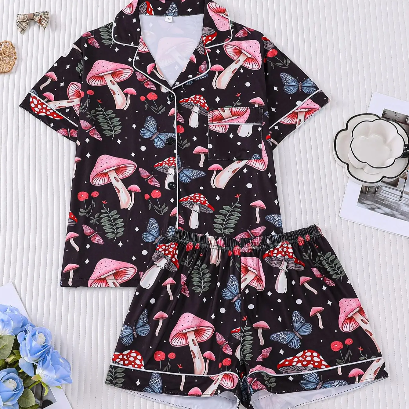 Women's plant mushroom printed pajamas set, short sleeved shorts, home clothes, soft and skin friendly, can be worn outside
Women's plant mushroom printed pajamas set, short sleeved shorts, home clothes, soft and skin friendly, can be worn outside