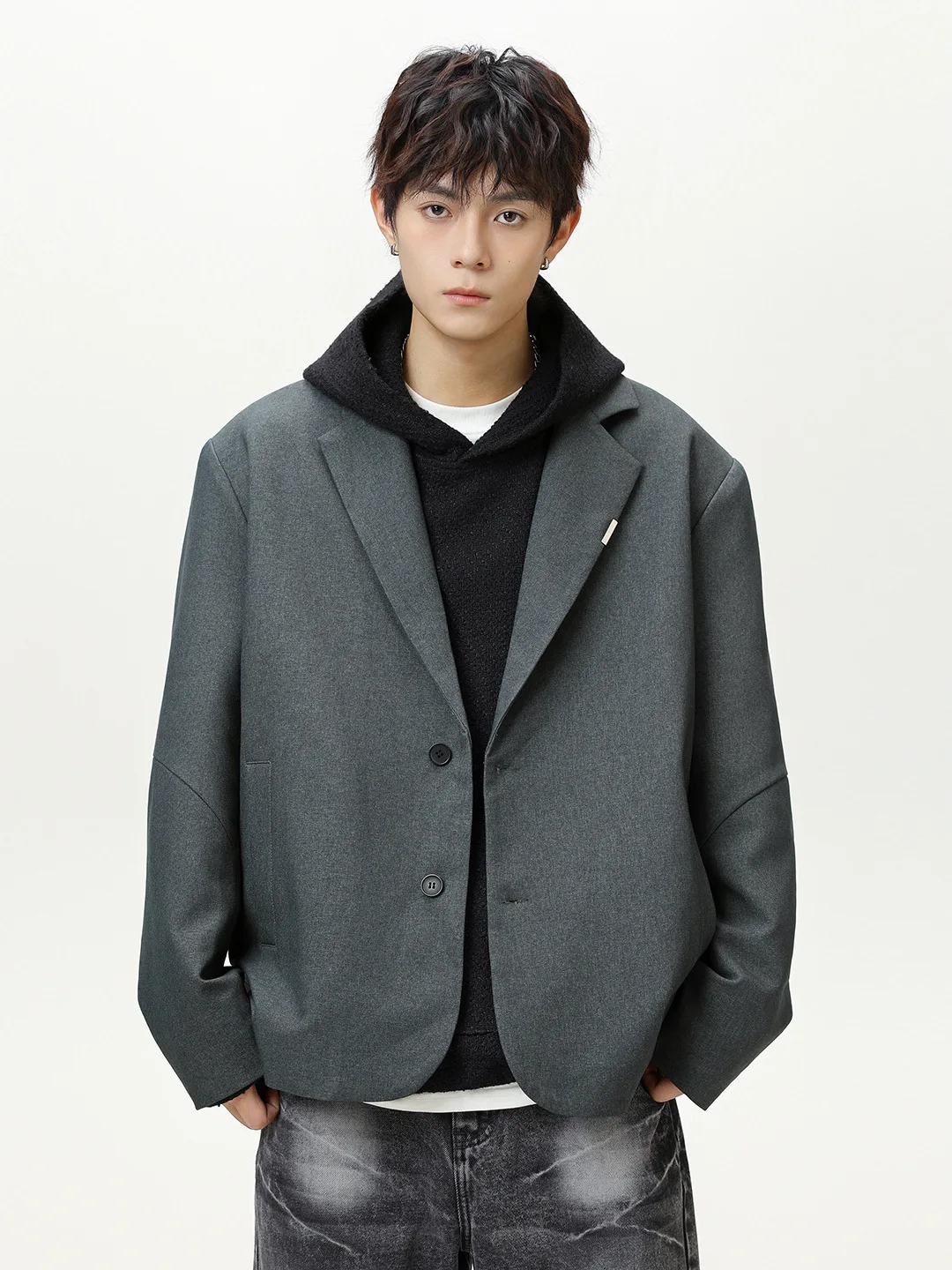 Мужской повседневный ретро-костюм из полиэстера: пиджак свободного кроя с лоскутным дизайном, модный городской стиль, с одним разрезом, длинный рукав
Мужской повседневный ретро-костюм из полиэстера: пиджак свободного кроя с лоскутным дизайном, модный городской стиль, с одним разрезом, длинный рукав