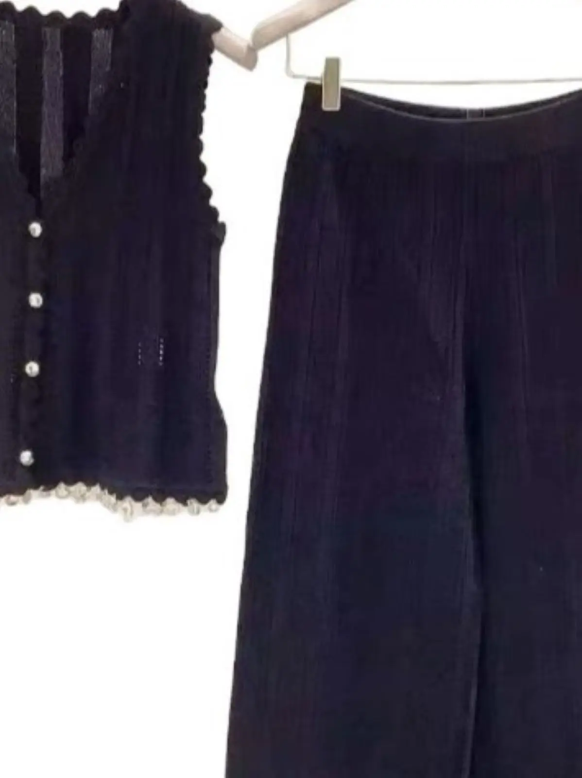 Spring/Summer Women V-Neck Pendant Tirm Sleeveless Solid Knit Set Single Breasted Top + High Waist Loose Casual Fashion Pants
Spring/Summer Women V-Neck Pendant Tirm Sleeveless Solid Knit Set Single Breasted Top + High Waist Loose Casual Fashion Pants