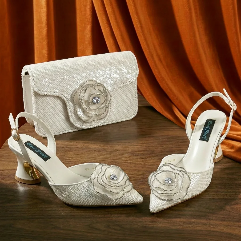 New Arrival Elegant Full of Rhinestone Flower Design Style White Color Party Wedding Pointed Toe Women Shoes and Bag Set
New Arrival Elegant Full of Rhinestone Flower Design Style White Color Party Wedding Pointed Toe Women Shoes and Bag Set