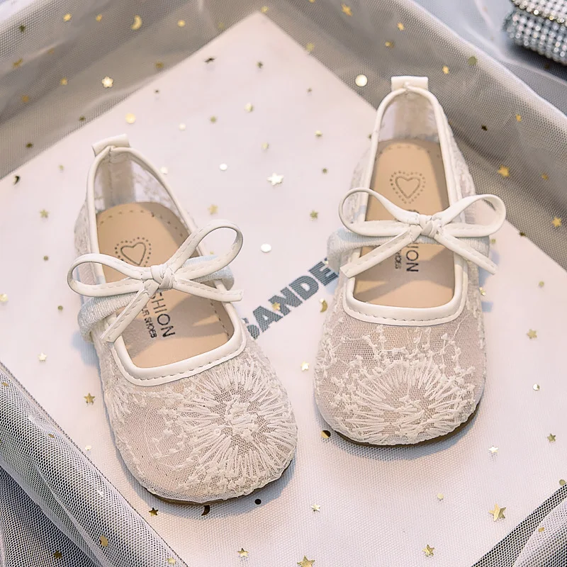Children Soft Sole Flat Party Dress Breathable Shoes 2026 Summer Kids Shoes Girls Sandals Lace Floral Princess Shoes
Children Soft Sole Flat Party Dress Breathable Shoes 2026 Summer Kids Shoes Girls Sandals Lace Floral Princess Shoes