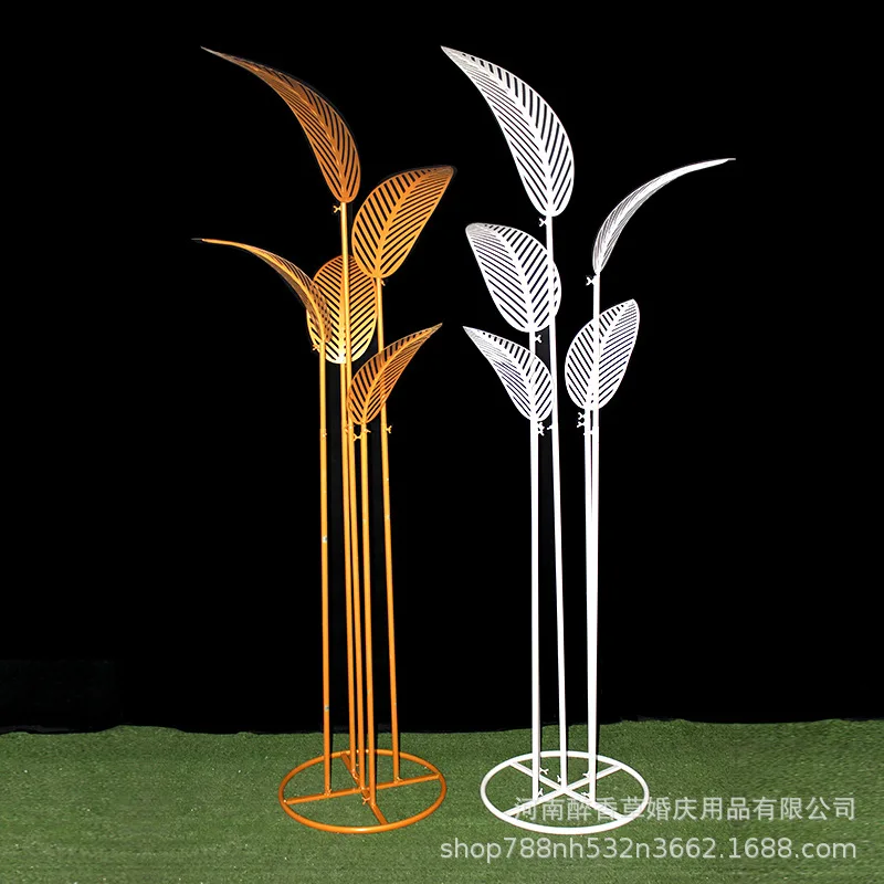 New wedding props plantain tree, event background decoration ornament iron art road guide plantain tree wedding plantain leaves
New wedding props plantain tree, event background decoration ornament iron art road guide plantain tree wedding plantain leaves