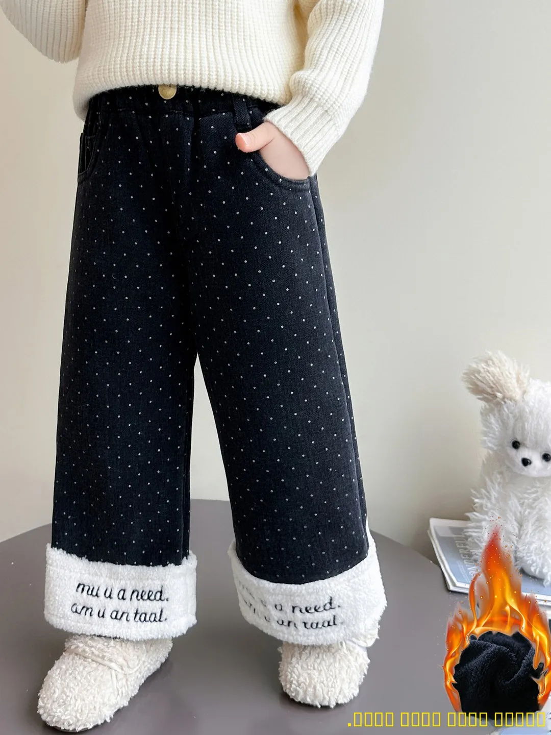 Детские джинсы для девочек на флисовой подкладке, зимние, с высокой талией, прямые, асимметричный дизайн, с буквенным принтом, с рваными краями
Детские джинсы для девочек на флисовой подкладке, зимние, с высокой талией, прямые, асимметричный дизайн, с буквенным принтом, с рваными краями