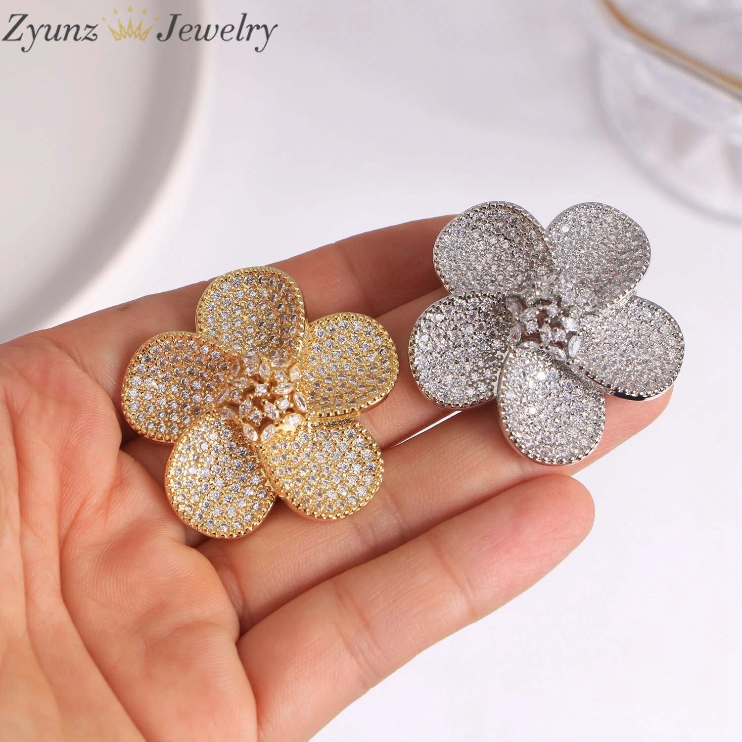 5pcs, High Quality Flower Pendant Gold Silver Color Pave Zircon Flower Shaped Pendant DIY Jewelry Making
5pcs, High Quality Flower Pendant Gold Silver Color Pave Zircon Flower Shaped Pendant DIY Jewelry Making