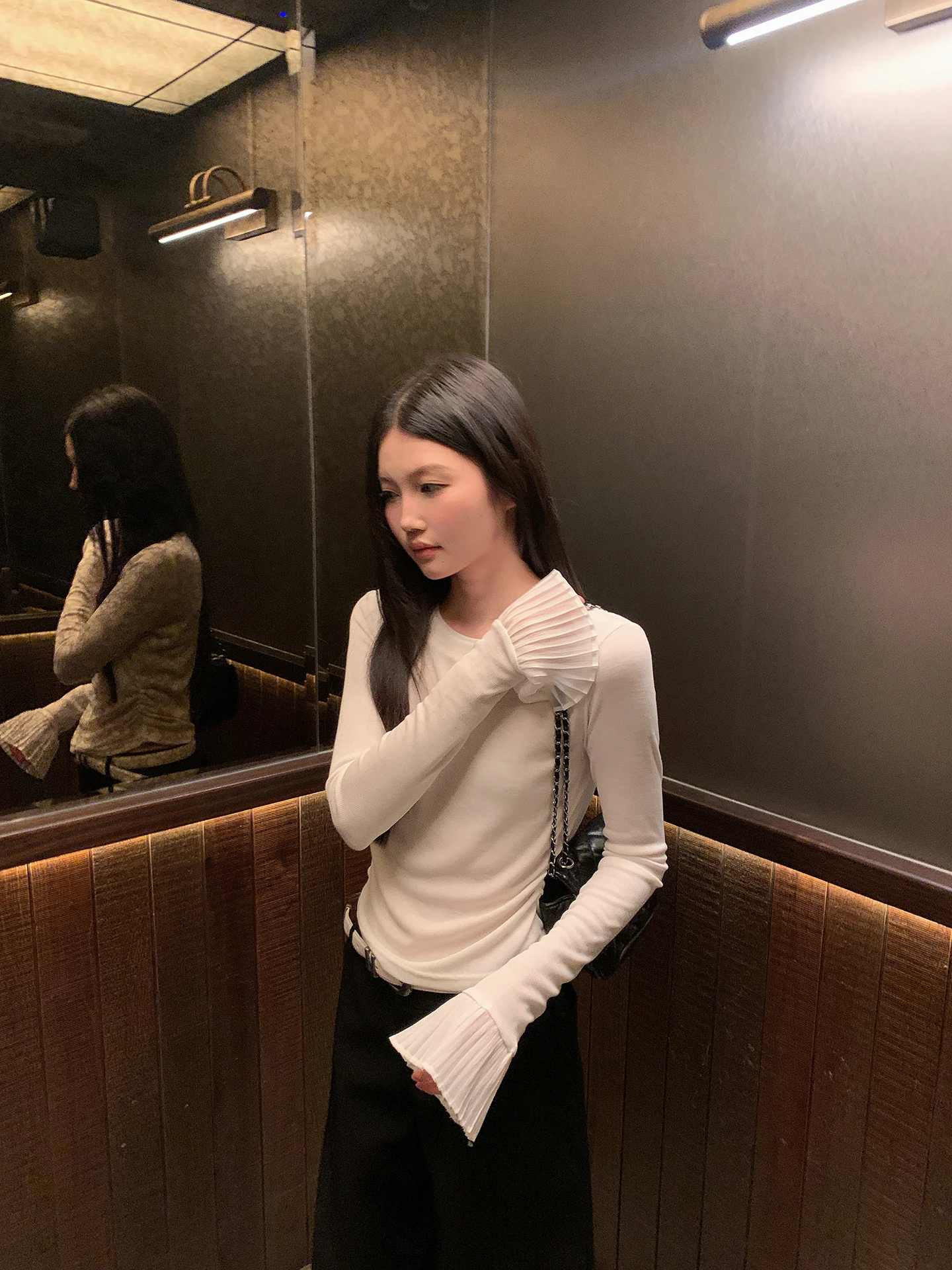 Masalady Studio Knitted T-irt Women's Slim Fit Bell Sve Base Layer Ele Pleated Design Long Sve round Ne Top
Masalady Studio Knitted T-irt Women's Slim Fit Bell Sve Base Layer Ele Pleated Design Long Sve round Ne Top