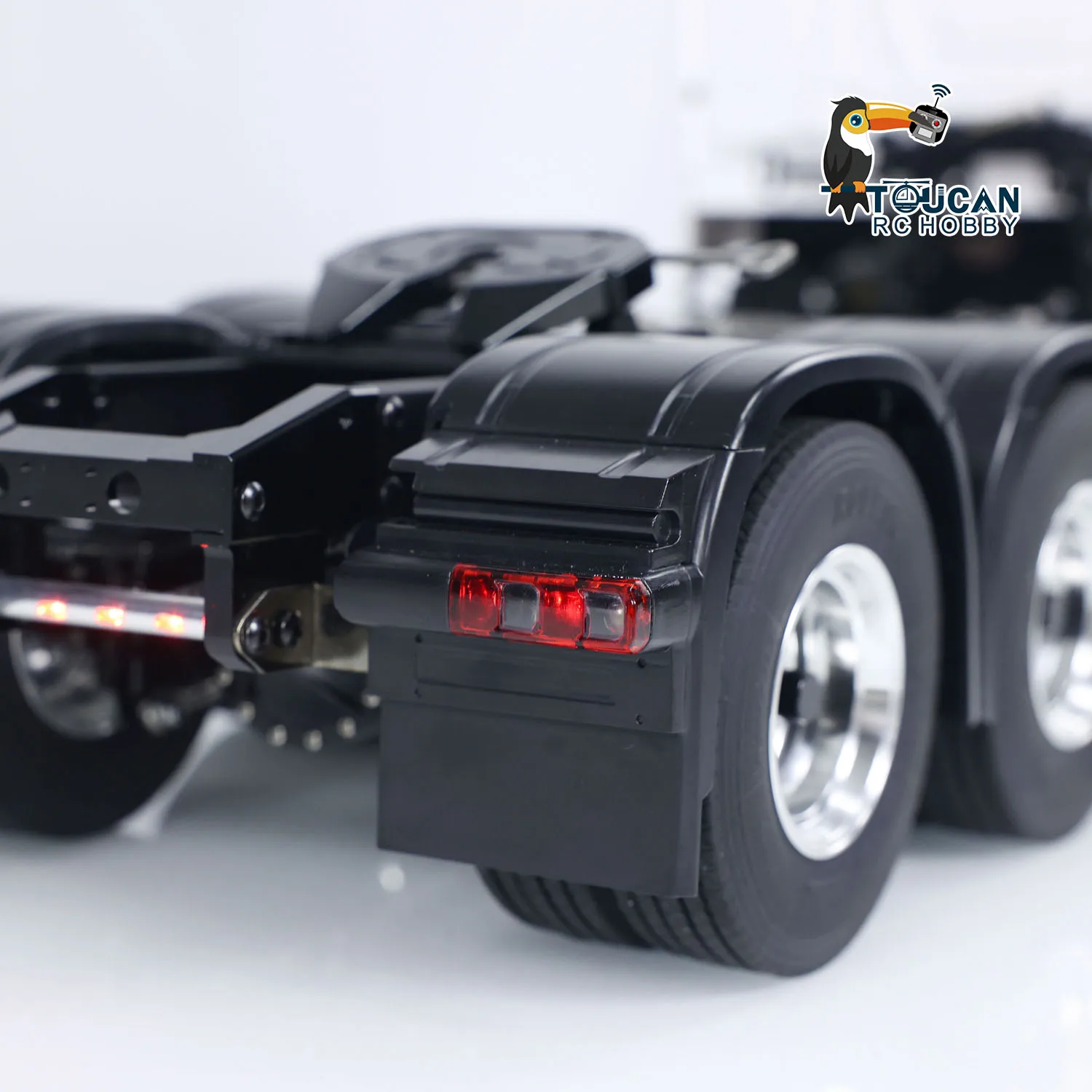 Toy 1/14 LESU 6x6 Metal Chassis RC Tractor Truck Radio Control Car DIY Painted Finished Light Sound Smoke Motor Vehicle for Boys
Toy 1/14 LESU 6x6 Metal Chassis RC Tractor Truck Radio Control Car DIY Painted Finished Light Sound Smoke Motor Vehicle for Boys
