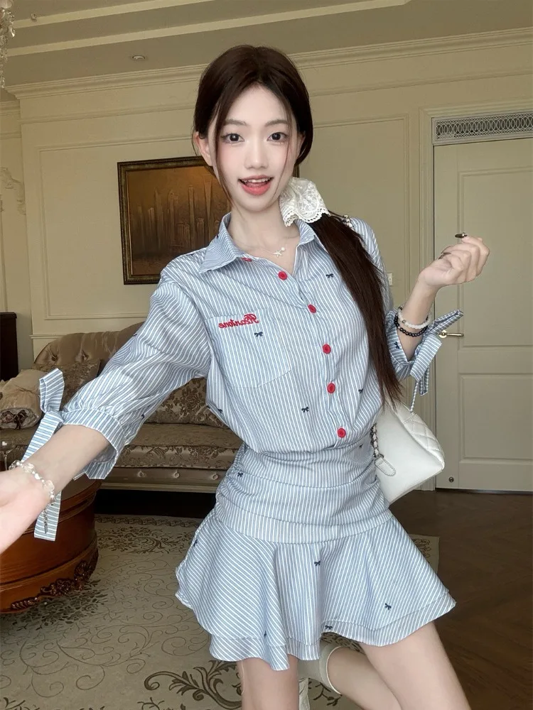 Korean Style Casual Striped Shirt Dress Blue A-Line Long Skirt for Female Students Irregular Design Comfortable Commute Fashion
Korean Style Casual Striped Shirt Dress Blue A-Line Long Skirt for Female Students Irregular Design Comfortable Commute Fashion