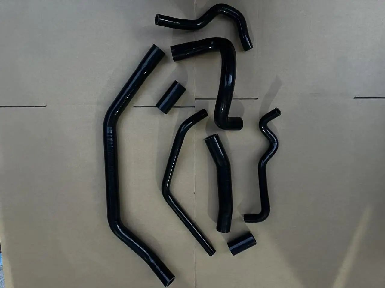Radiator Coolant Hose PEL500075 PEL500290 For Land Rover LR3 Discovery 3 V6 4.0L EFI 2005-2009
Radiator Coolant Hose PEL500075 PEL500290 For Land Rover LR3 Discovery 3 V6 4.0L EFI 2005-2009
