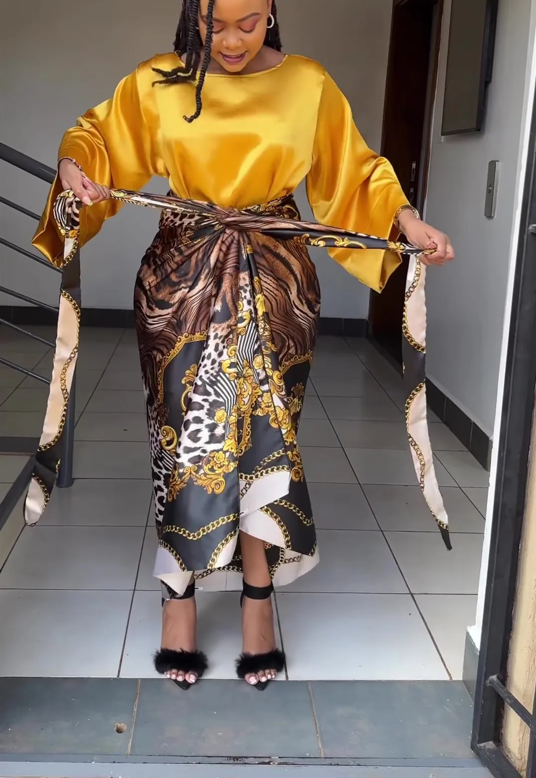 African Printed Two Piece Sets Skirt Womens O-neck Loose Flare Sleeve Lace-up Skirt 2 Piece Suit Womens
African Printed Two Piece Sets Skirt Womens O-neck Loose Flare Sleeve Lace-up Skirt 2 Piece Suit Womens