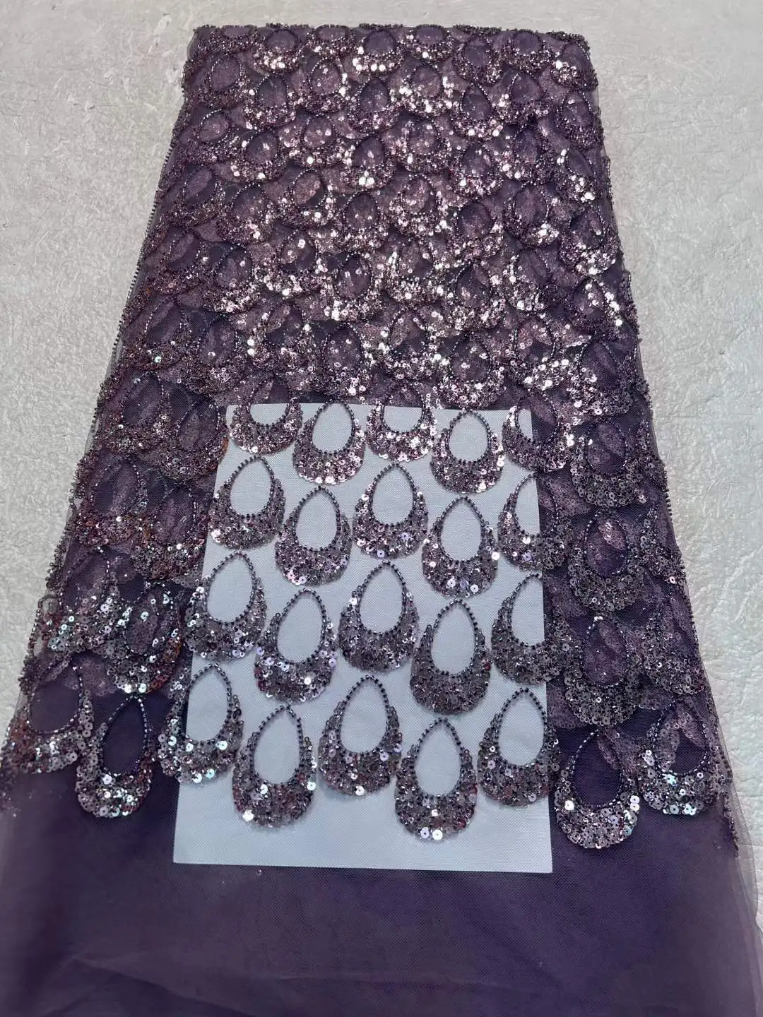 Nigerian Sequins Lace Fabric African Lace Fabric 2024 French Embroidery High Quality Luxury Heavy Beaded Bridal Wedding Lace Cd
Nigerian Sequins Lace Fabric African Lace Fabric 2024 French Embroidery High Quality Luxury Heavy Beaded Bridal Wedding Lace Cd