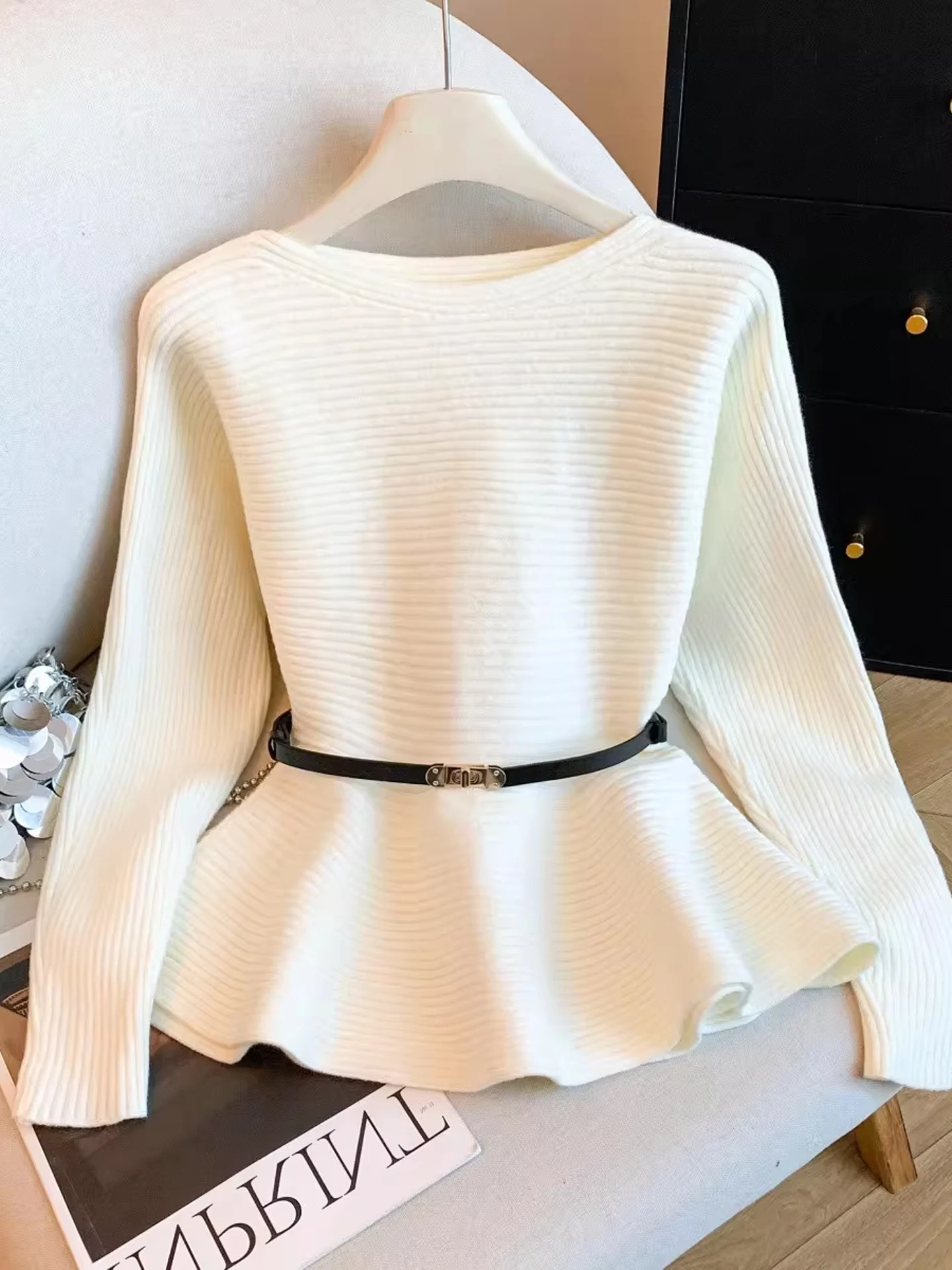 Вязаный свитер Ele Sweet Sle с одним открытым плечом, приталенный, из мягкого нейлонового волокна, осенне-зимний женский топ
Вязаный свитер Ele Sweet Sle с одним открытым плечом, приталенный, из мягкого нейлонового волокна, осенне-зимний женский топ