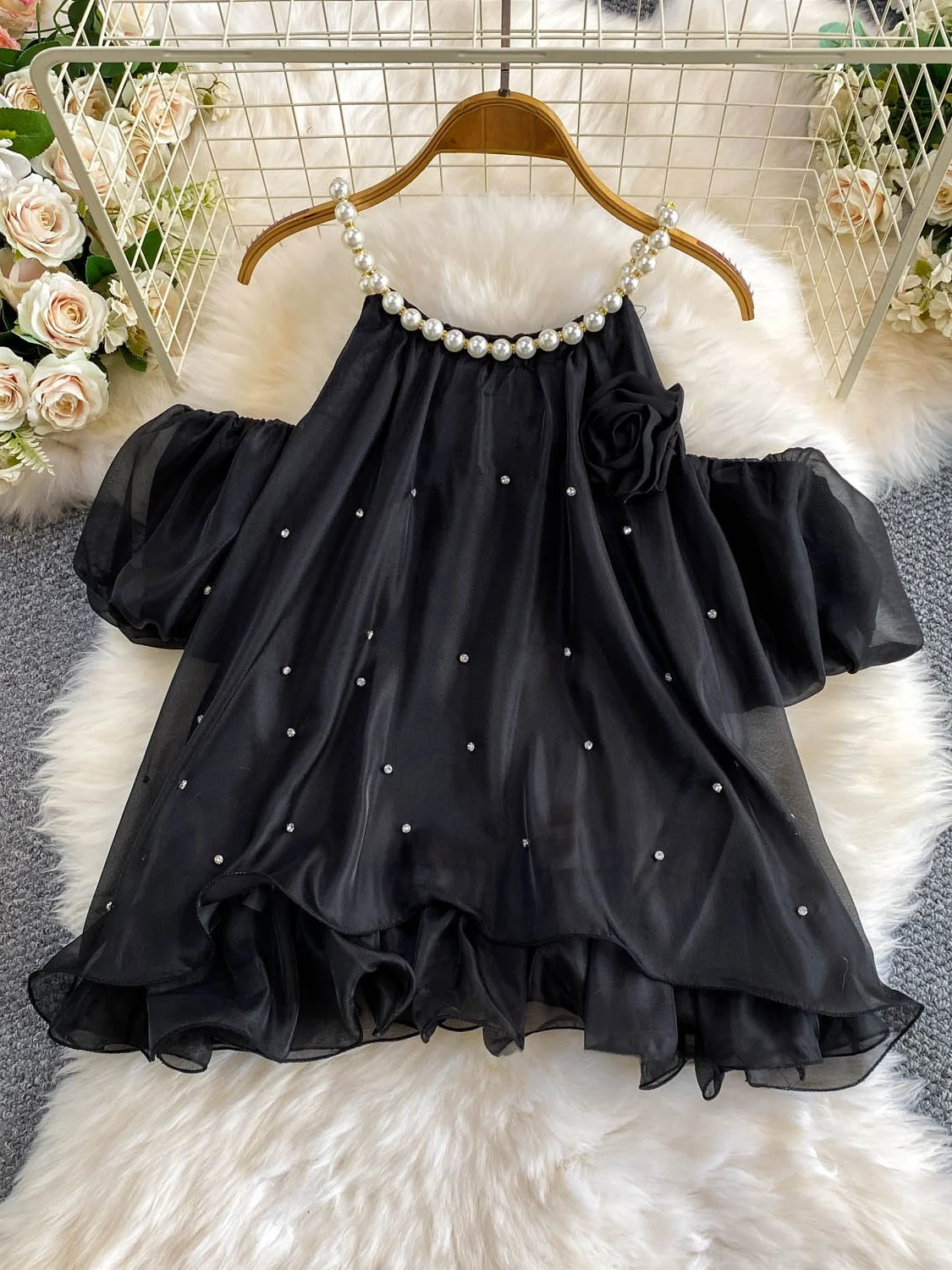 Beaded Bubble Sleeve Chiffon Shirt Women's Neck Hanging Top Age Reduction Three-Dimensional Flower Bead Light Snowf...
Beaded Bubble Sleeve Chiffon Shirt Women's Neck Hanging Top Age Reduction Three-Dimensional Flower Bead Light Snowf...