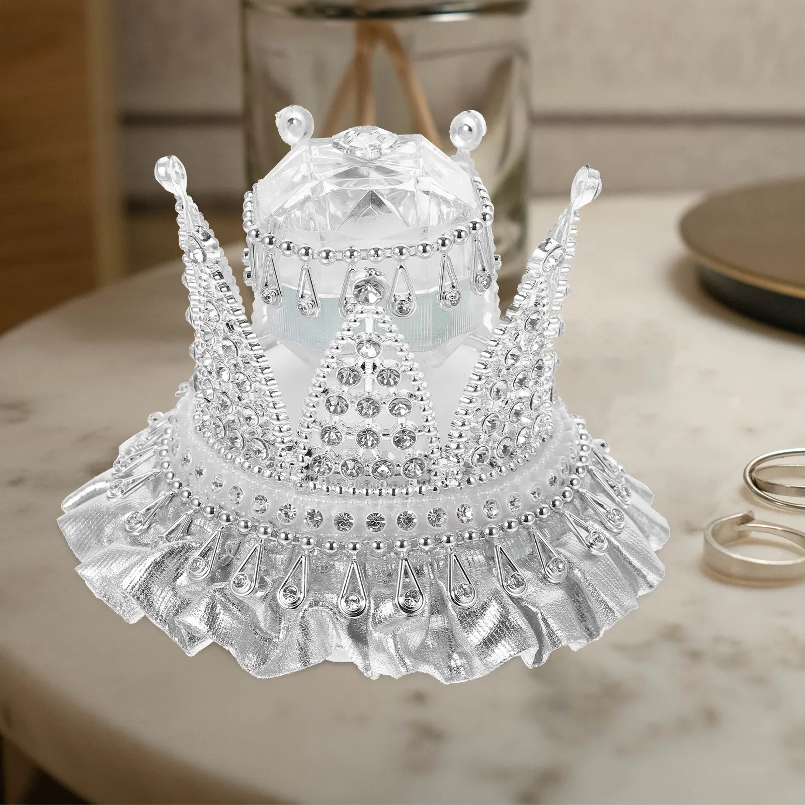 Коробка для обручального кольца в форме короны, инкрустированная стразами, элегантная подставка для демонстрации ювелирных изделий для предложения руки и сердца, годовщины, Дня святого Валентина
Коробка для обручального кольца в форме короны, инкрустированная стразами, элегантная подставка для демонстрации ювелирных изделий для предложения руки и сердца, годовщины, Дня святого Валентина