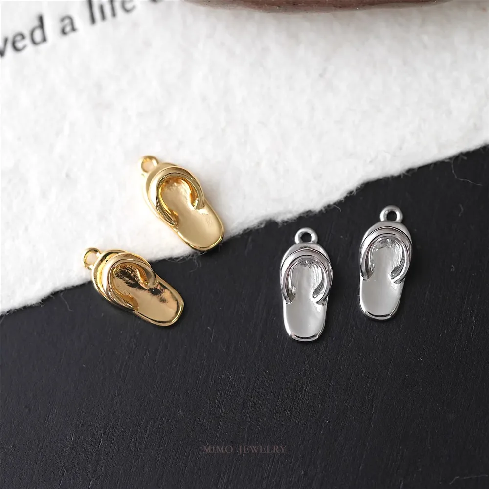 1PCS 12.8x5.8mm Copper-plated Real Gold Summer Cool and Cute Slippers, Small Pendants, DIY Handmade Accessories
1PCS 12.8x5.8mm Copper-plated Real Gold Summer Cool and Cute Slippers, Small Pendants, DIY Handmade Accessories