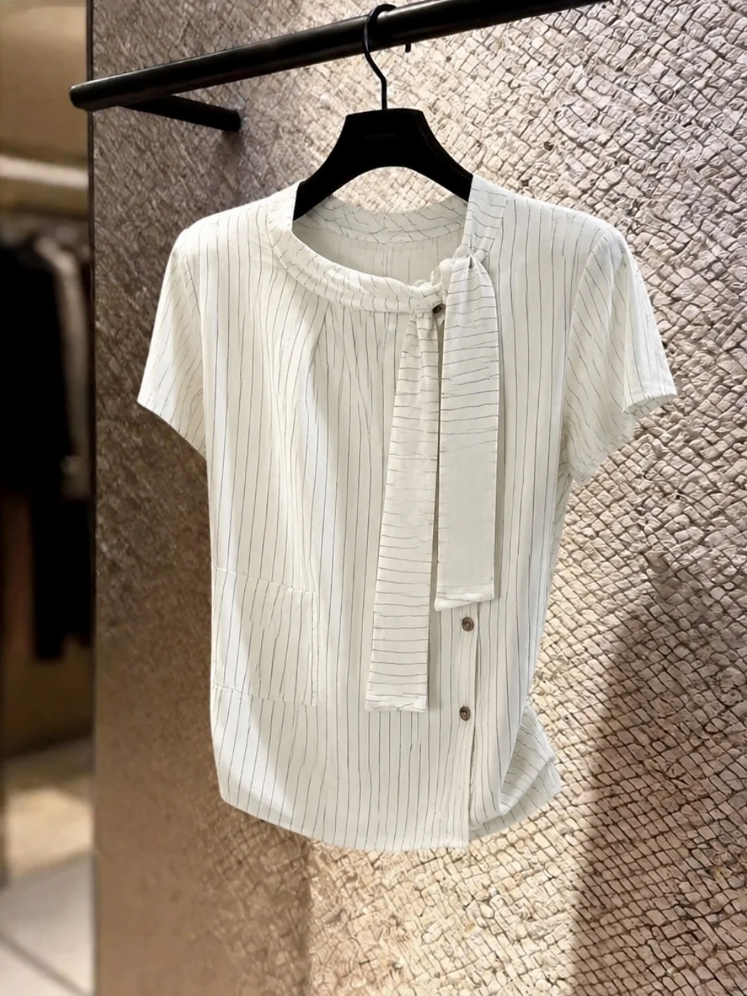 Elegant Striped Button Design Short Sleeve Shirt Summer Fashionable Versatile Silk Top Gentlewoman's Commute Korean Style
Elegant Striped Button Design Short Sleeve Shirt Summer Fashionable Versatile Silk Top Gentlewoman's Commute Korean Style