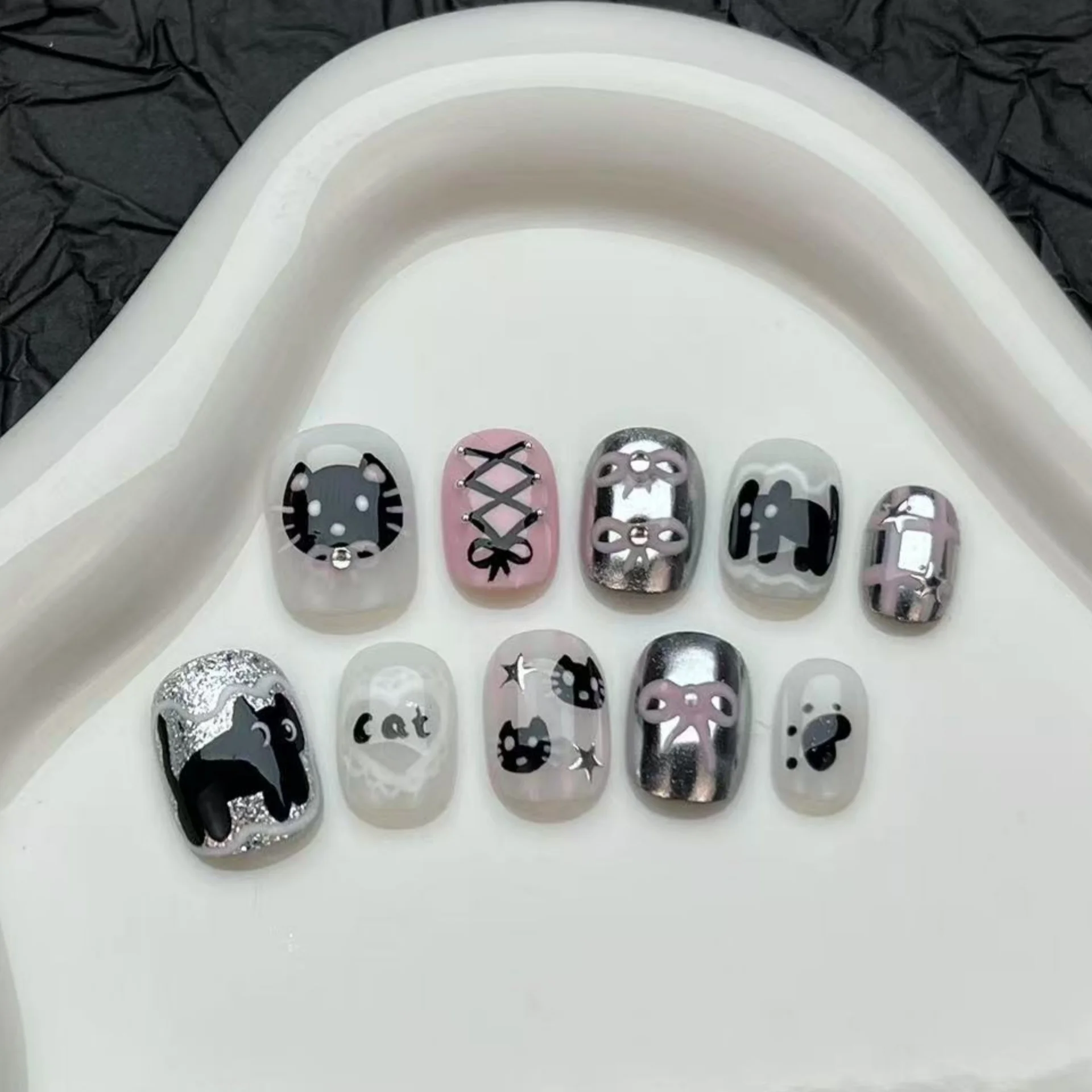 10pcs Handmade False Nails Art Wearable Cartoon Cute Cat Pattern Short Square Press on Nails Tips Bow Design Black Fake Nail Set
10pcs Handmade False Nails Art Wearable Cartoon Cute Cat Pattern Short Square Press on Nails Tips Bow Design Black Fake Nail Set