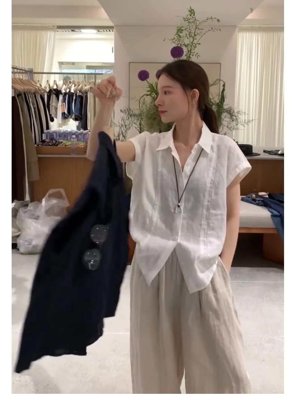 White Thin Cotton Linen Short Sleeve Shirt Jacket Women Summer New Loose Casual Shirt Outerwear Trendy Open Cardigan
White Thin Cotton Linen Short Sleeve Shirt Jacket Women Summer New Loose Casual Shirt Outerwear Trendy Open Cardigan