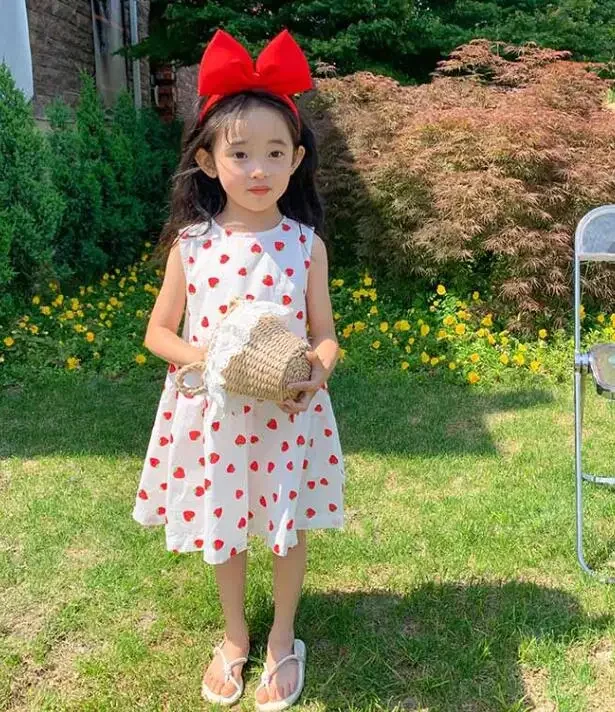 New Summer Girls' Dress Love heart Casual Sleeveless Party Princess Dress Children'S Baby Kids Girls Clothing
New Summer Girls' Dress Love heart Casual Sleeveless Party Princess Dress Children'S Baby Kids Girls Clothing