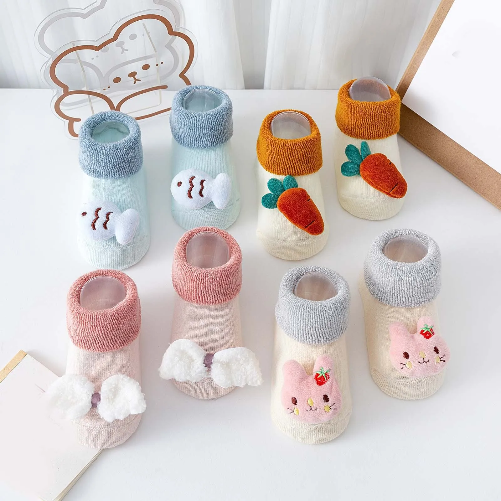 Autumn And Winter Comfortable Baby Toddler Shoes Cute Cartoon Fish Carrot Shape Children Cotton Warm Size 3 Infant Shoes Girls
Autumn And Winter Comfortable Baby Toddler Shoes Cute Cartoon Fish Carrot Shape Children Cotton Warm Size 3 Infant Shoes Girls