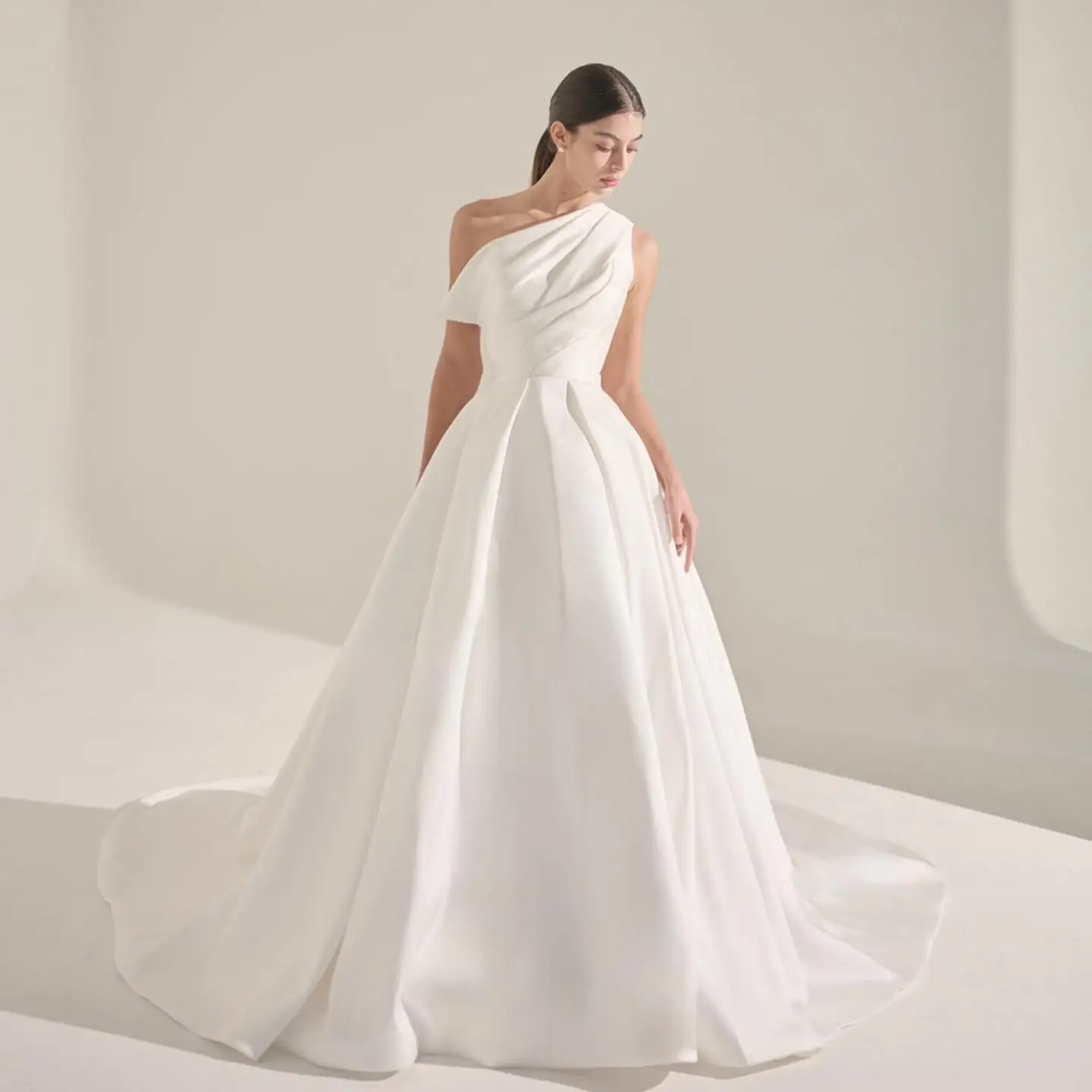 OEING One Shoulder Luxury Formal Wedding Dresses Pleat Simple Sleeveless 프롬드레스 Floor Length Elegant Bride Gowns Party Women
OEING One Shoulder Luxury Formal Wedding Dresses Pleat Simple Sleeveless 프롬드레스 Floor Length Elegant Bride Gowns Party Women