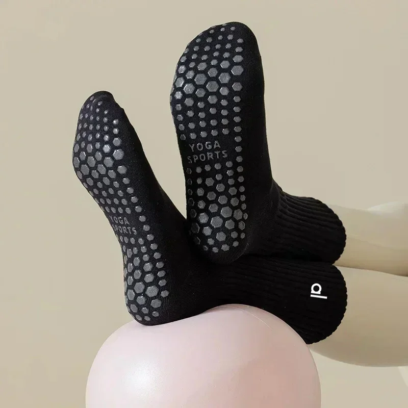Yoga Socks with Grip Women Non-slip Pilates Socks Anti-slip High Quality Cotton Fitness Sports Athletic Socks Ladies
Yoga Socks with Grip Women Non-slip Pilates Socks Anti-slip High Quality Cotton Fitness Sports Athletic Socks Ladies