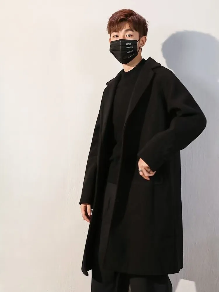 Пальто из шерстяной смеси асимметричного кроя с расклешенным низом, свободное, объемное, просторное, вместительное, в стиле бойфренд.
Пальто из шерстяной смеси асимметричного кроя с расклешенным низом, свободное, объемное, просторное, вместительное, в стиле бойфренд.