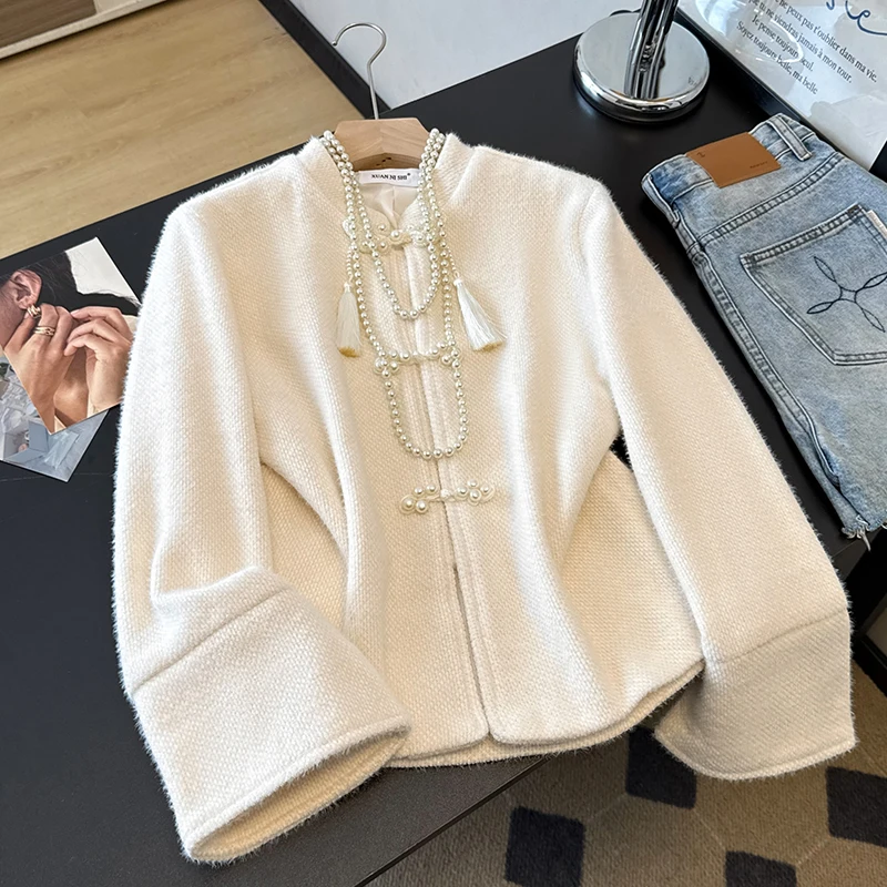 New Chinese Style Short Coat Women's Stand Collar Fluffy Outerwear Autumn Winter Thickened Lambskin Vest Button Detailing
New Chinese Style Short Coat Women's Stand Collar Fluffy Outerwear Autumn Winter Thickened Lambskin Vest Button Detailing